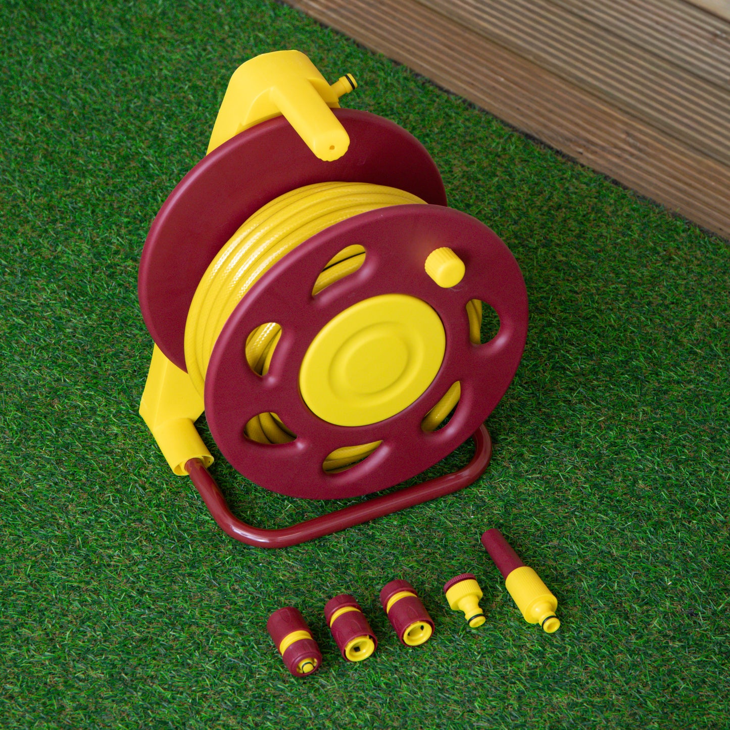 15m Pro Wall Mounted Garden Hose Pipe with Spray Nozzle & Storage Reel