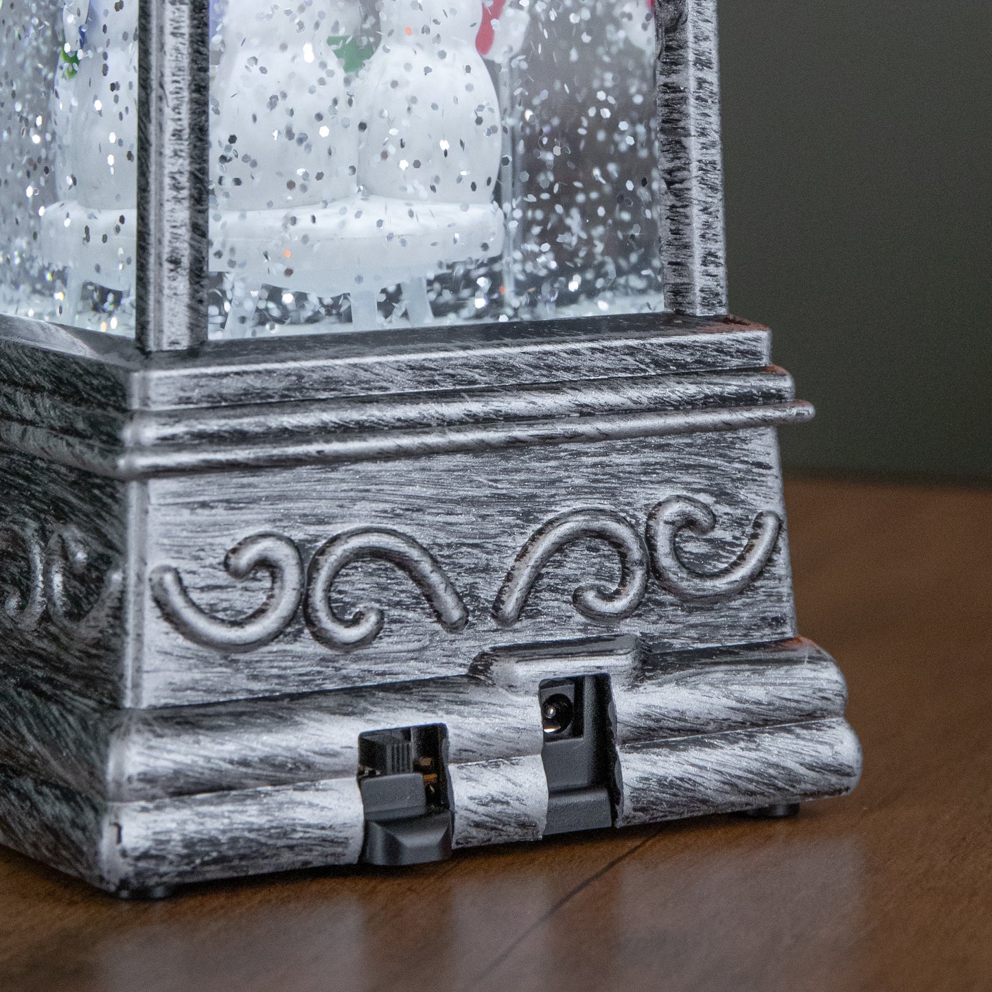 20cm Dual Powered Light up Christmas Water Spinner with 3 Snowmen and White LEDs