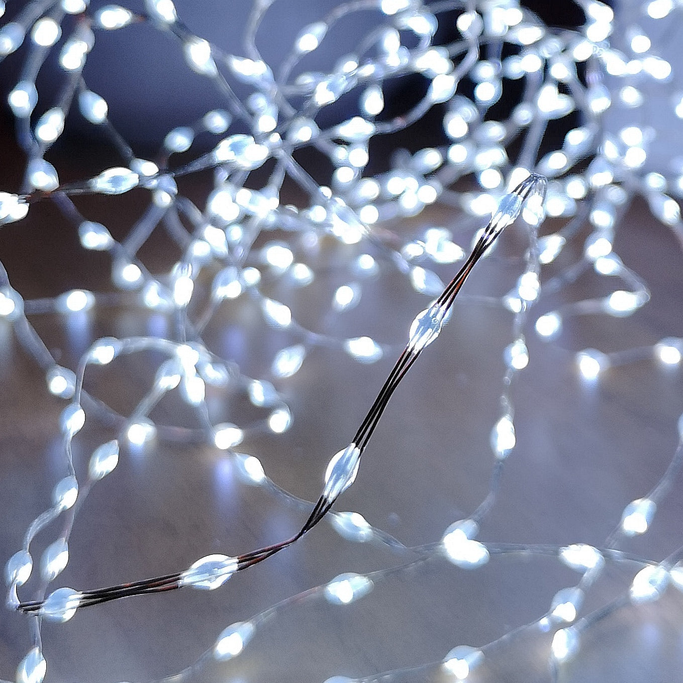 9.6m Compact MicroBrights Christmas Lights with 600 LEDs in White