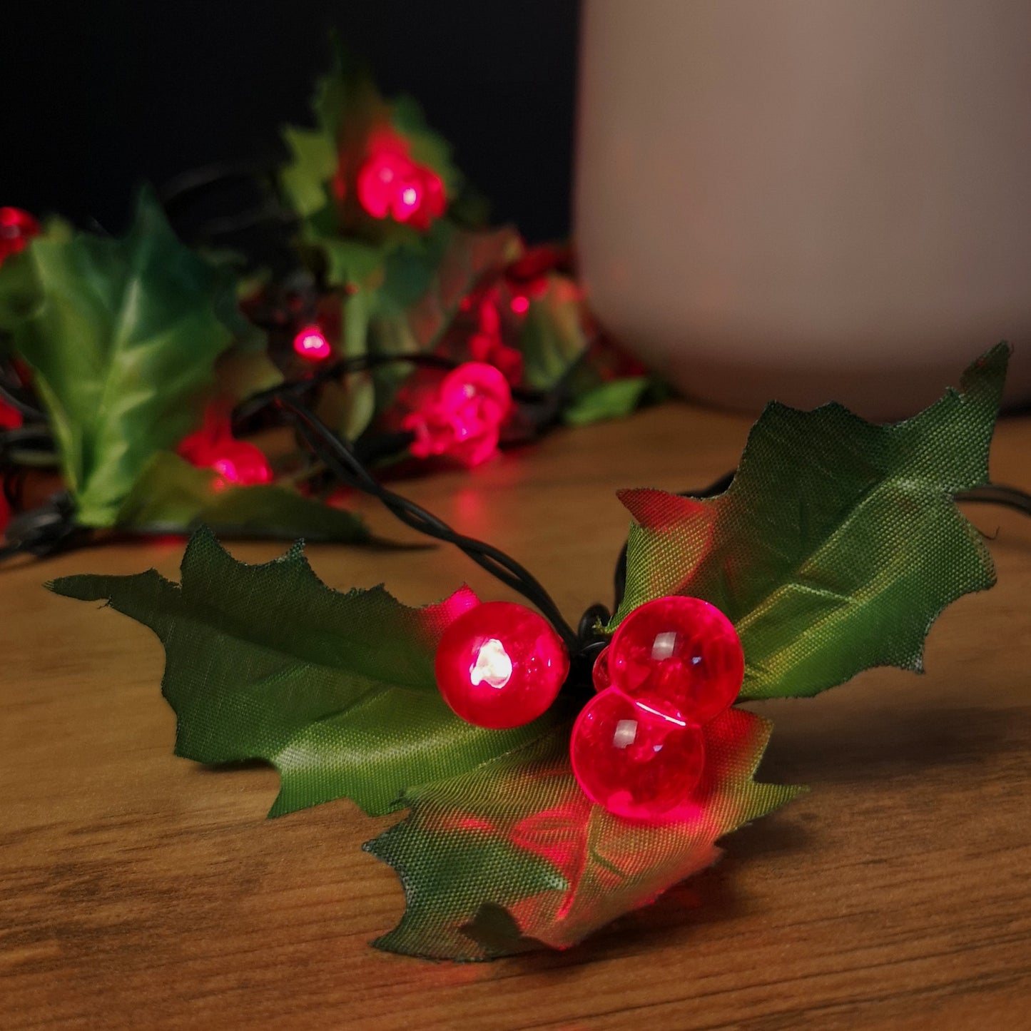 Premier 2.8m Holly Garland with Red Berries and 40 Red Leds