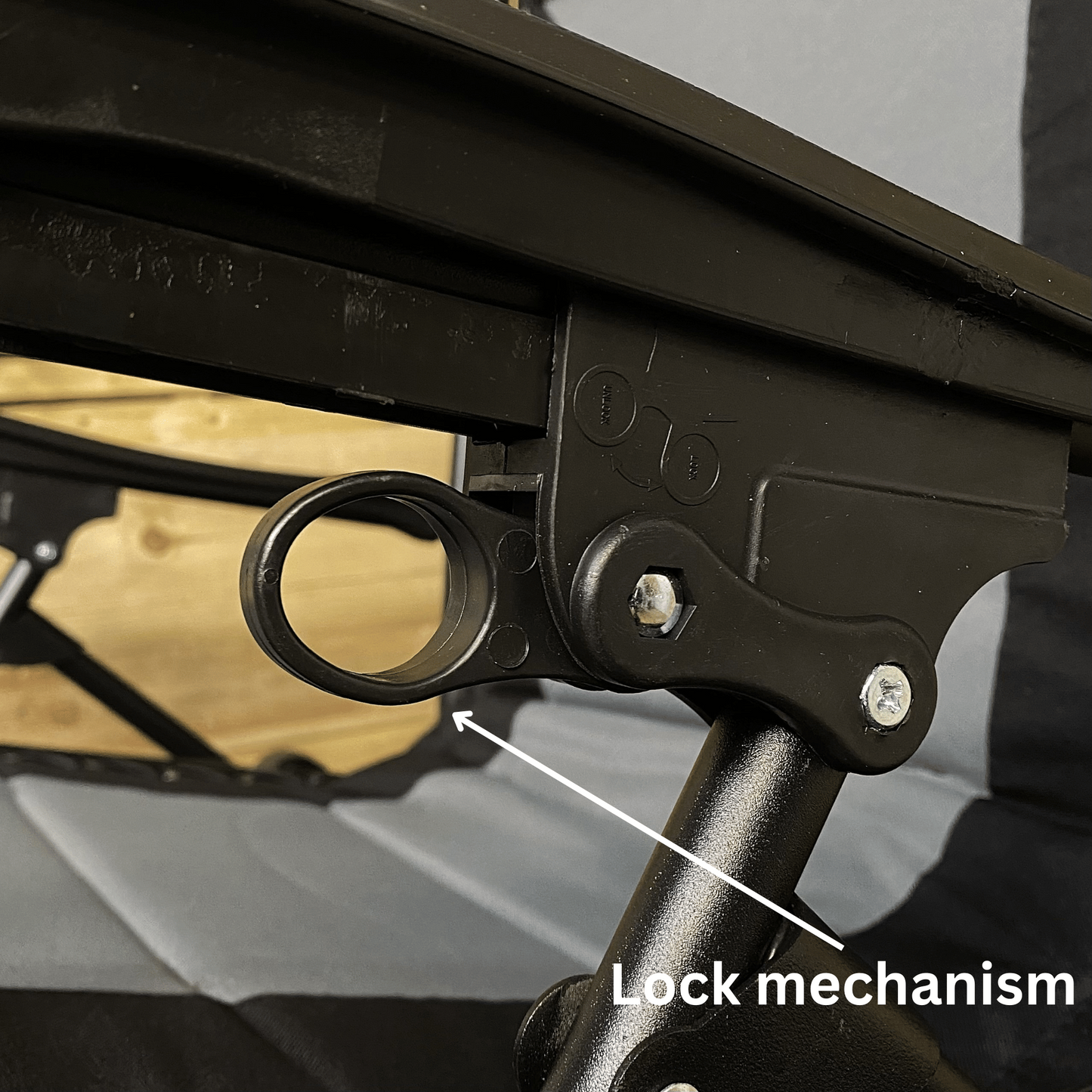 Luxury Padded Multi Position Zero Gravity Garden Relaxer Chair Lounger in Grey & Black