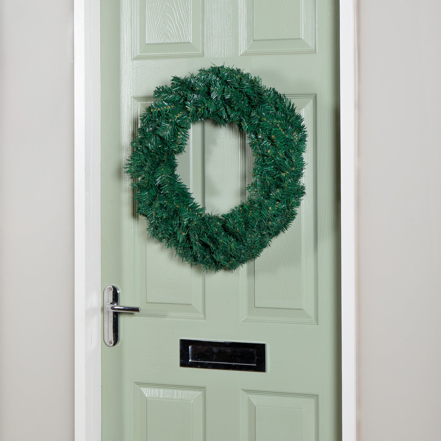 60cm Samuel Alexander Plain Green Artificial Hanging Christmas Wreath with 160 Tips