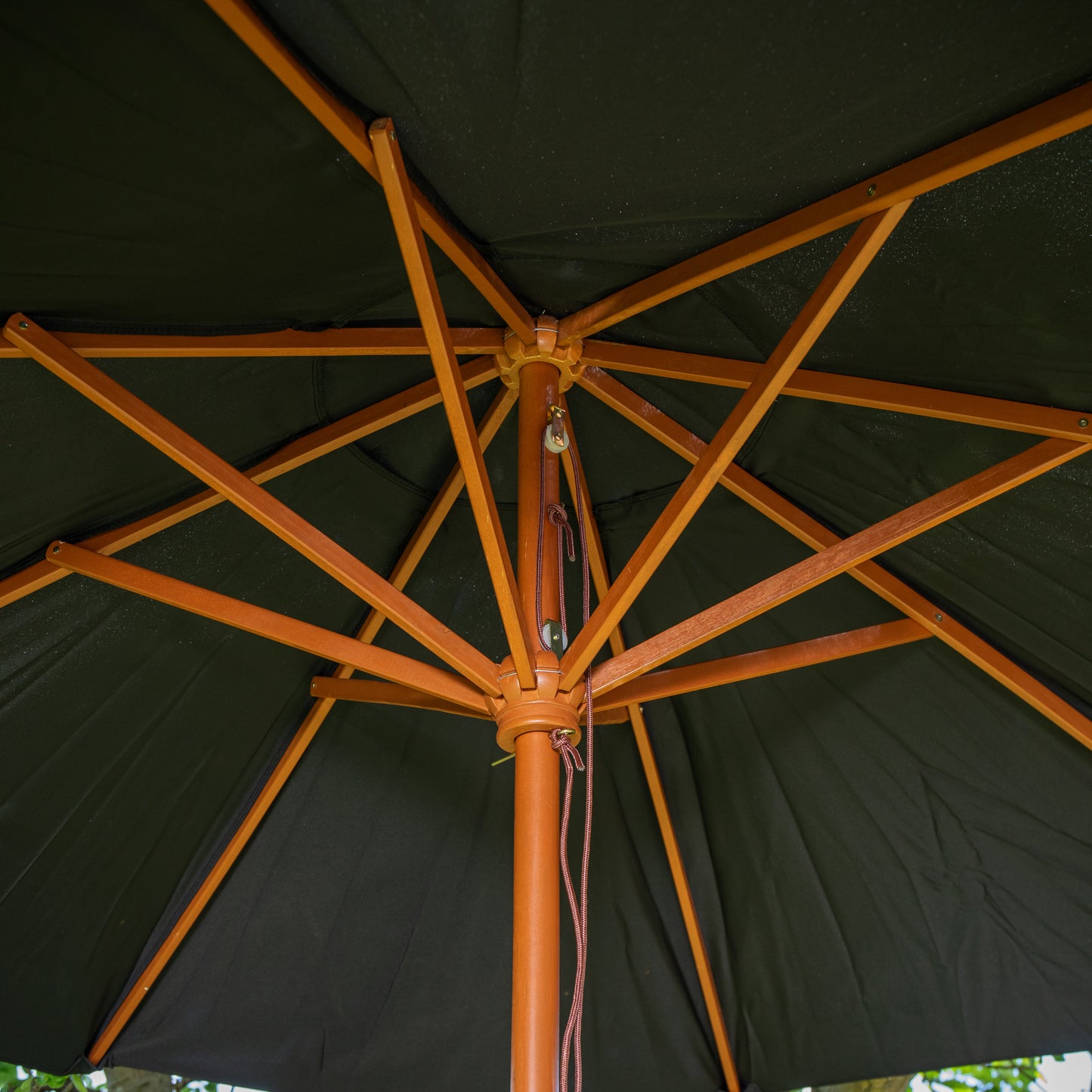 2.7m Outdoor Wooden Garden Parasol Sun Shade with Carry Bag in Black with 9kg Base Included