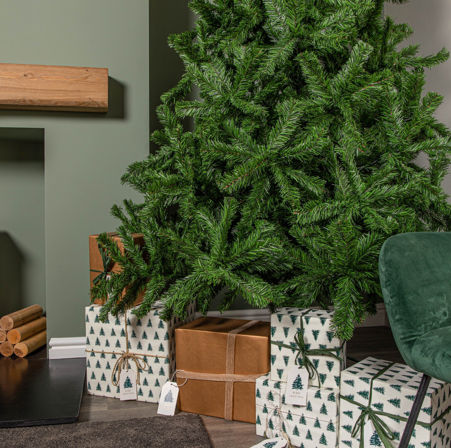 8ft Colorado Spruce Christmas Tree in Green with 1095 tips