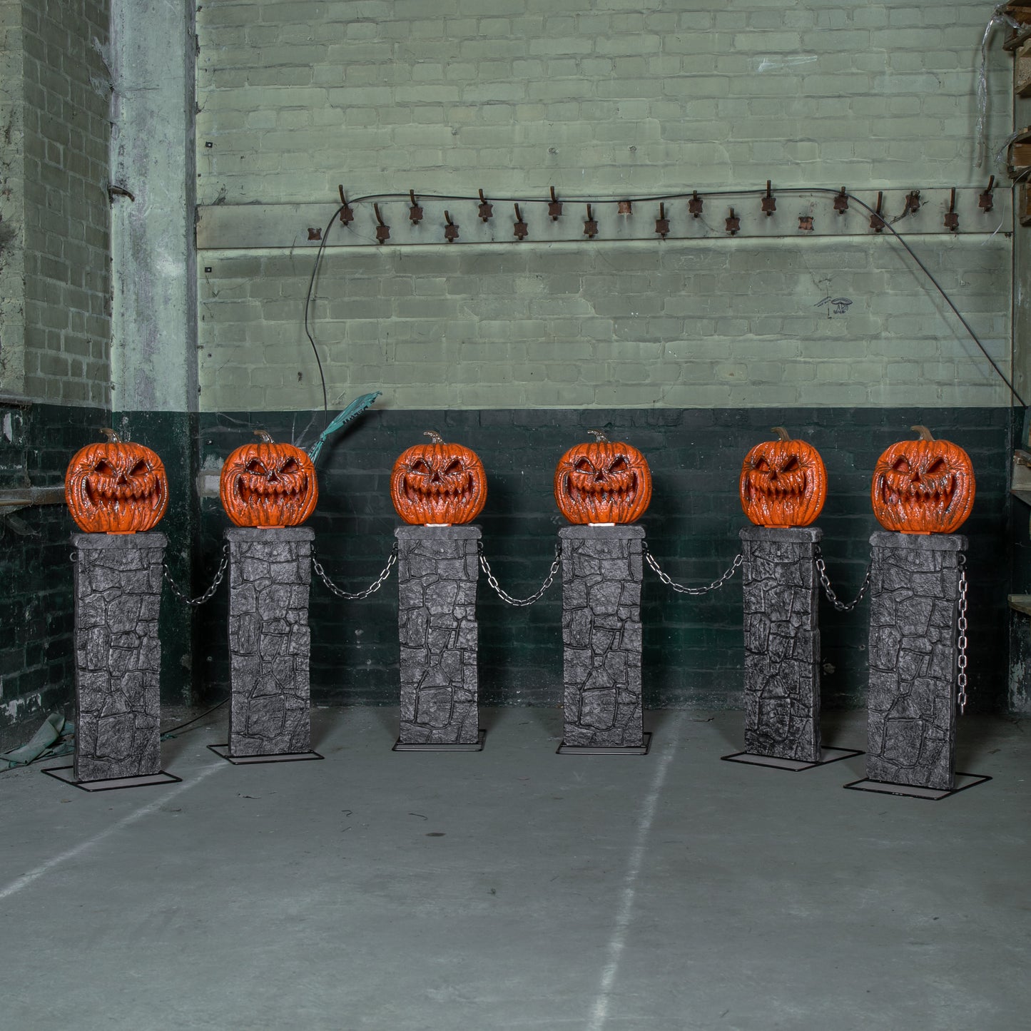 Pack of 2: 97cm x 1.2m Battery Powered Light up Halloween Pumpkin Fence with LEDs