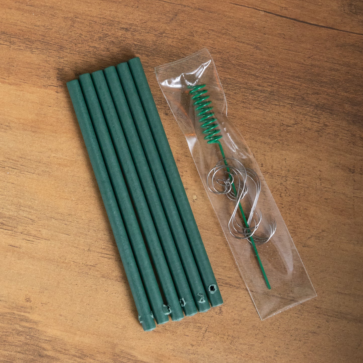 3 Packs of 25g White Winter Fir Scented Christmas Scentsicles with 6 Hanging Hooks