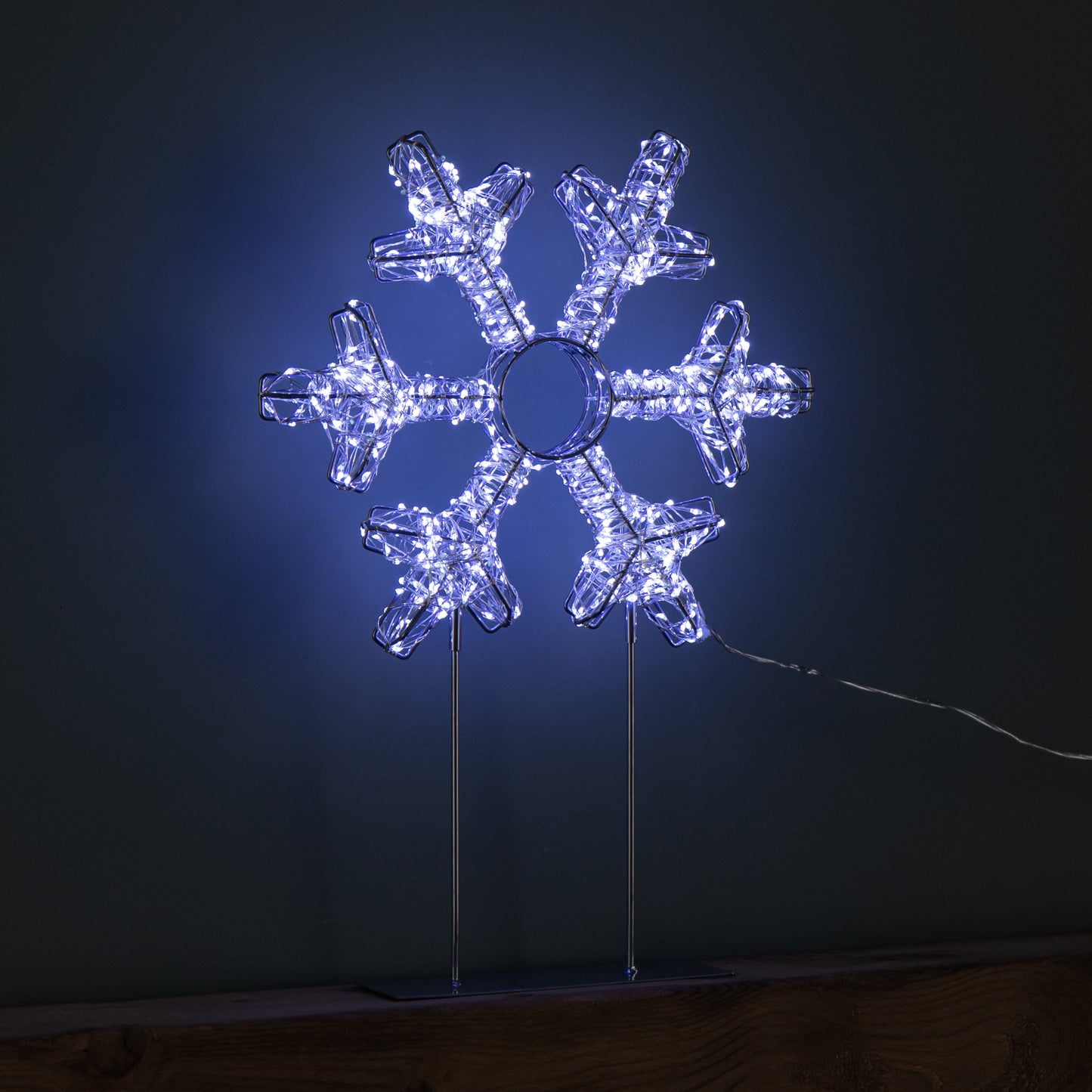 45cm Light up Silver Christmas Snowflake on Metal Stand with White LEDs