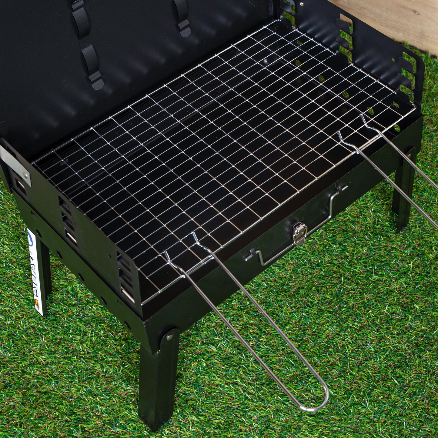 43cm x 26cm Folding Portable Camping Beach Barbecue BBQ with Wind Shield & Tools