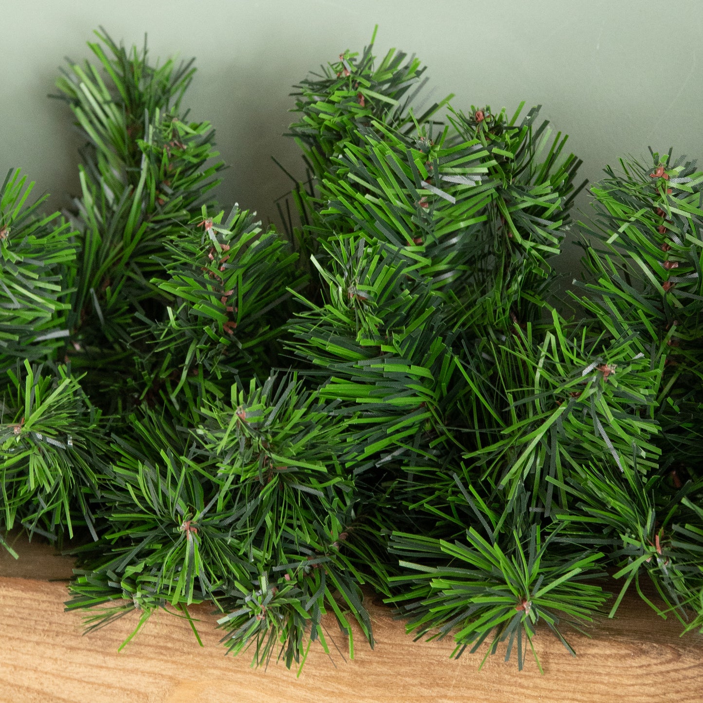 270cm (9ft) Indoor Plain Green Colorado Christmas Garland