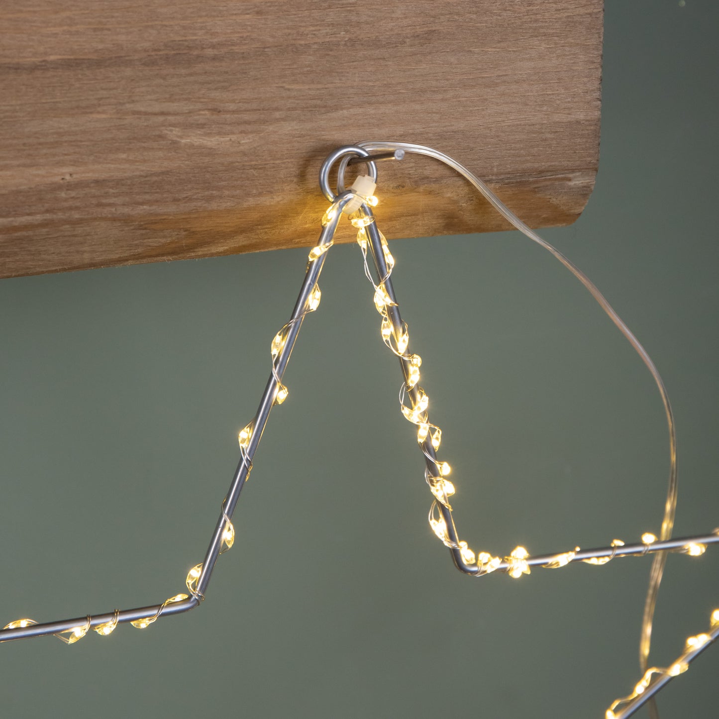 30cm Light up Dewdrop Christmas Star with 120 Warm White LEDs