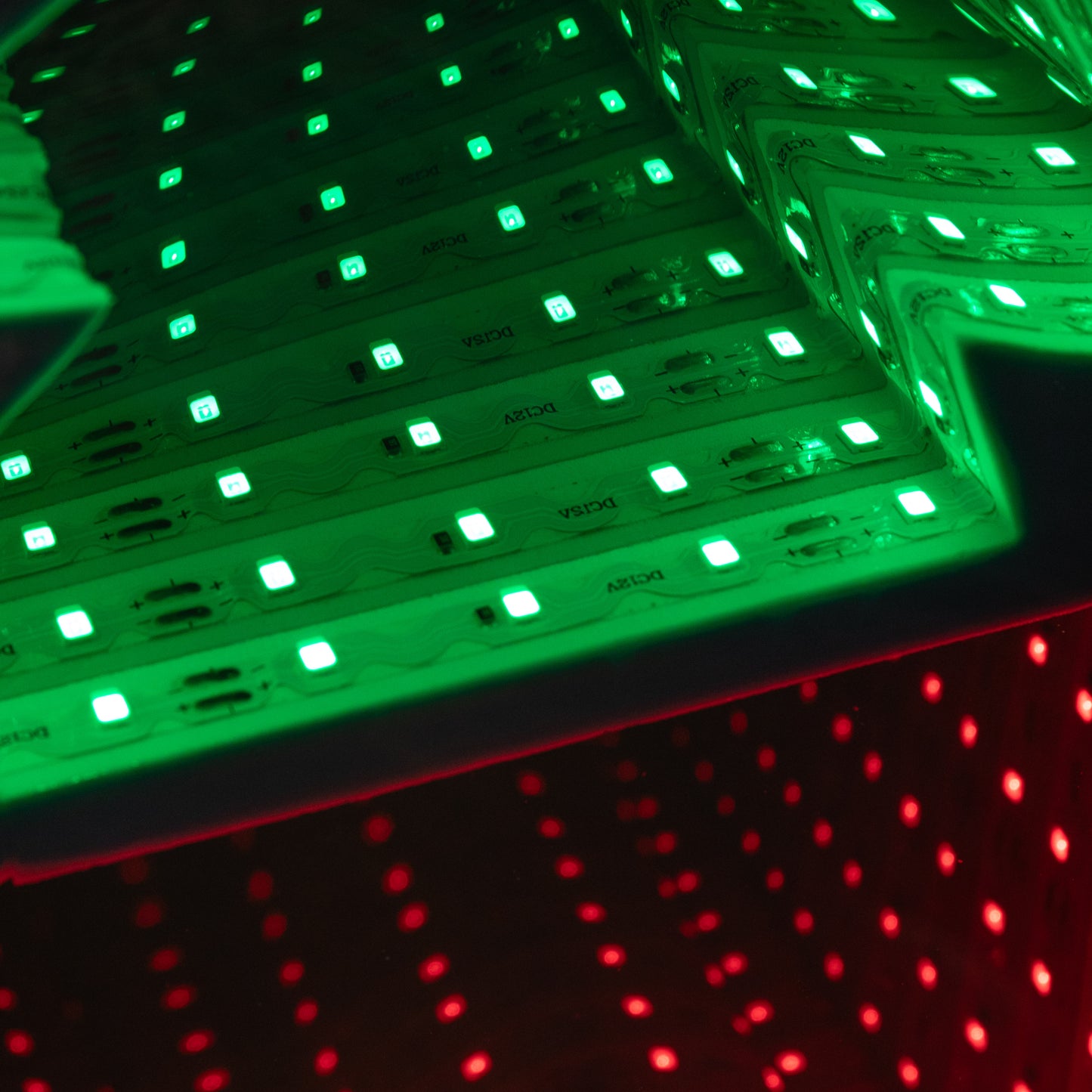 70cm Light up Infinity Christmas Train with 2 Carriages and Multi-Coloured LEDs