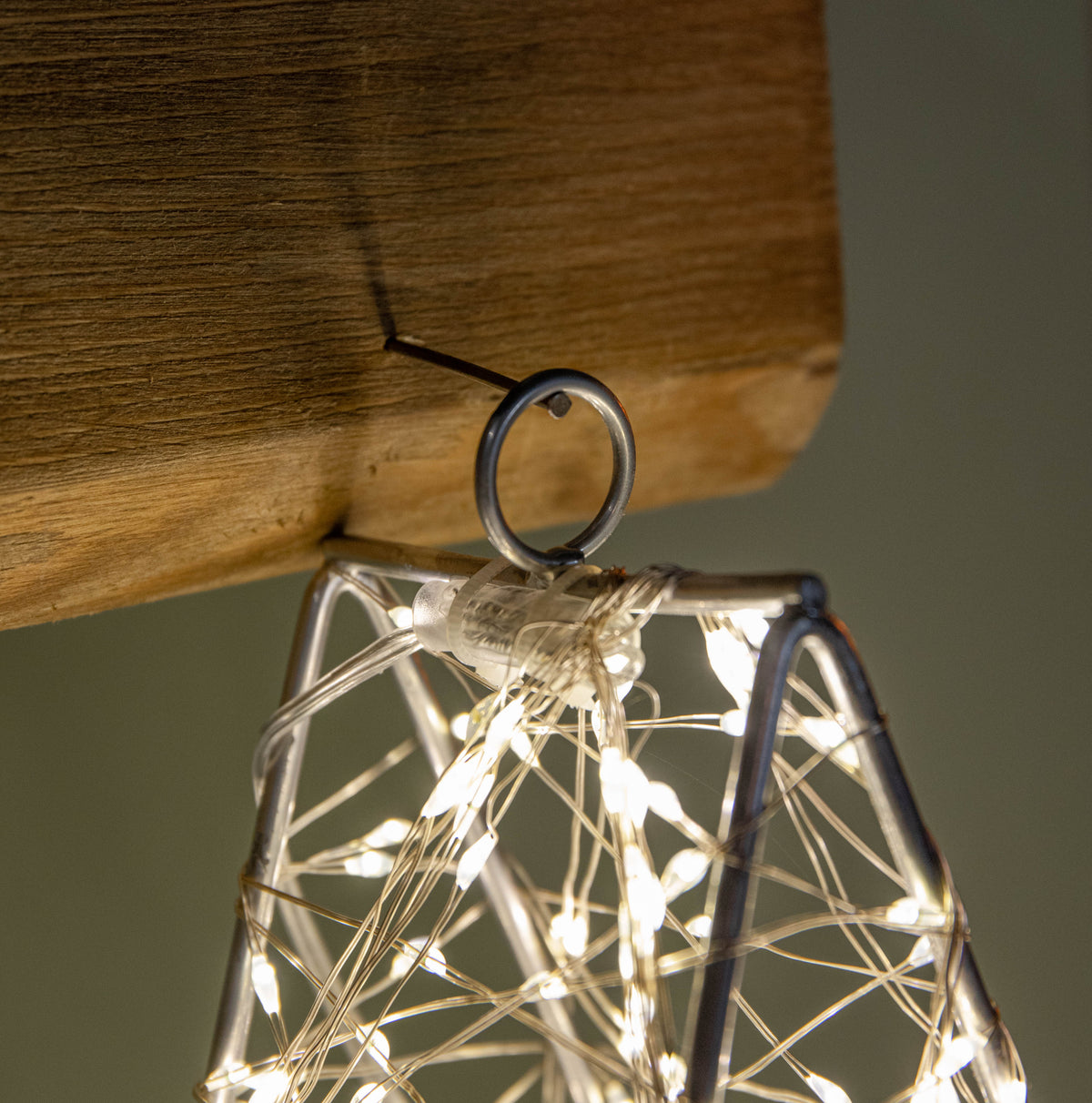 50cm Light up Dewdrop Christmas Star with 1440 Warm White LEDs & Timer Function