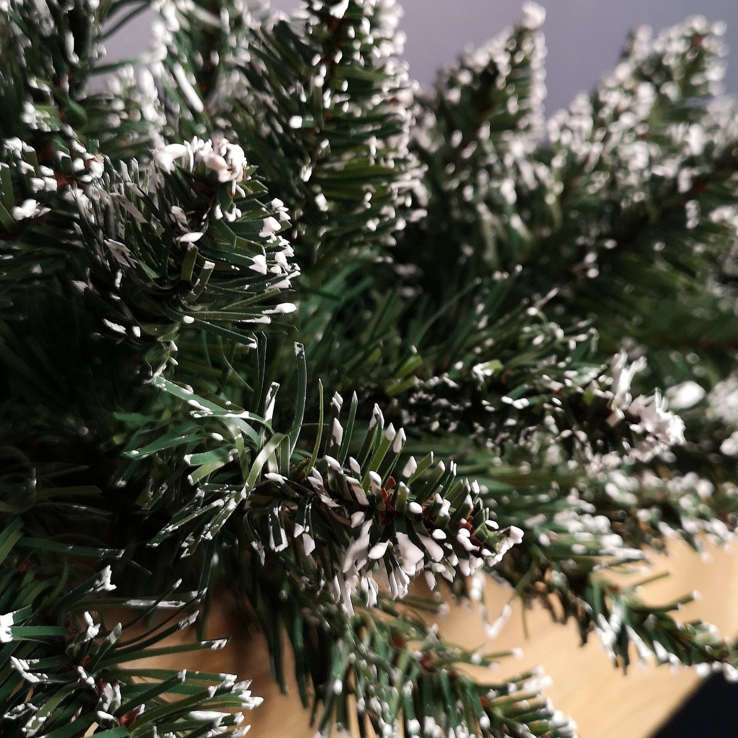 Premier Christmas Rocky Mountain Garland 2.7m Snow Flocked with Cones