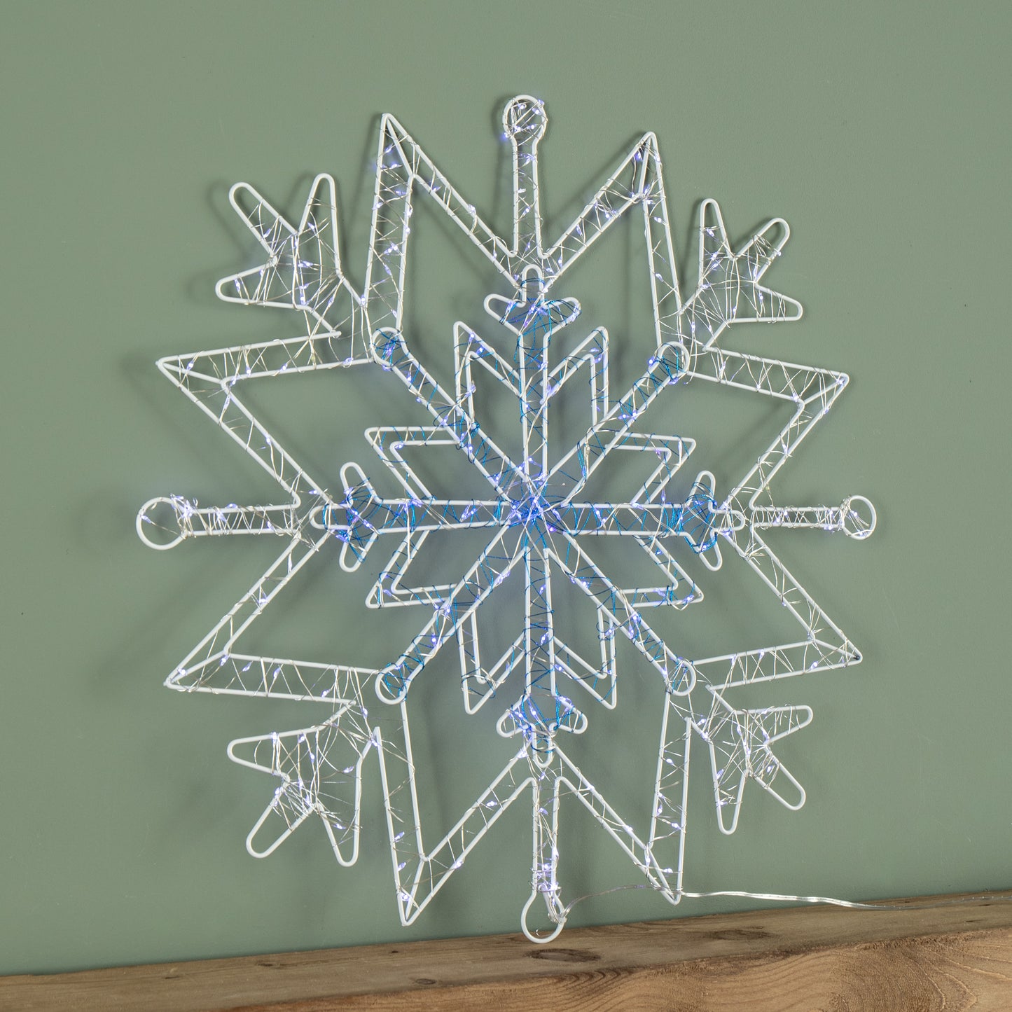 52cm Light up Christmas Snowflake Dewdrop Silhouette with Twinkling LEDs