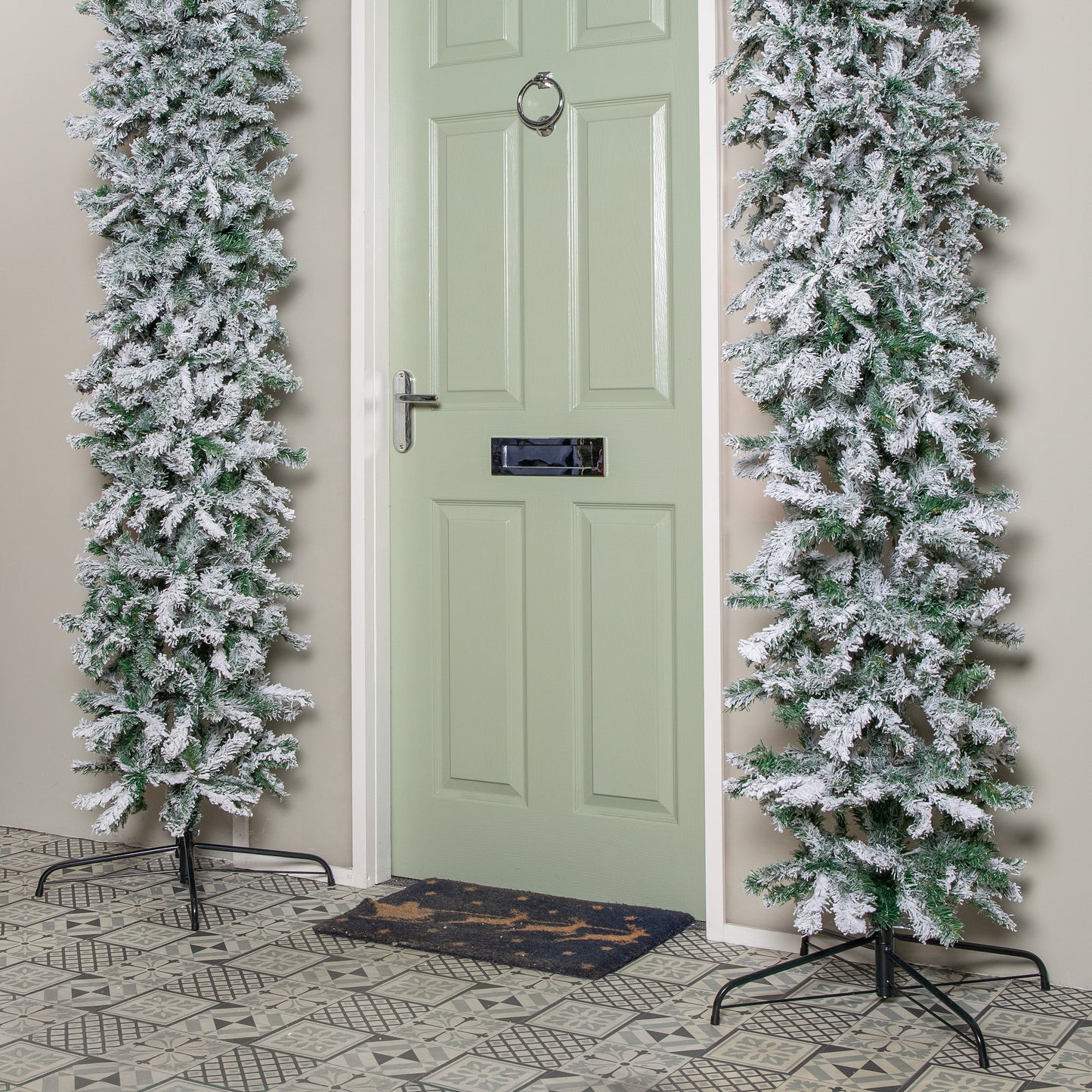 8ft (2.30m) Samuel Alexander Single Door Snow Flocked Christmas Tree Flat Top Arch with 2000 Tips