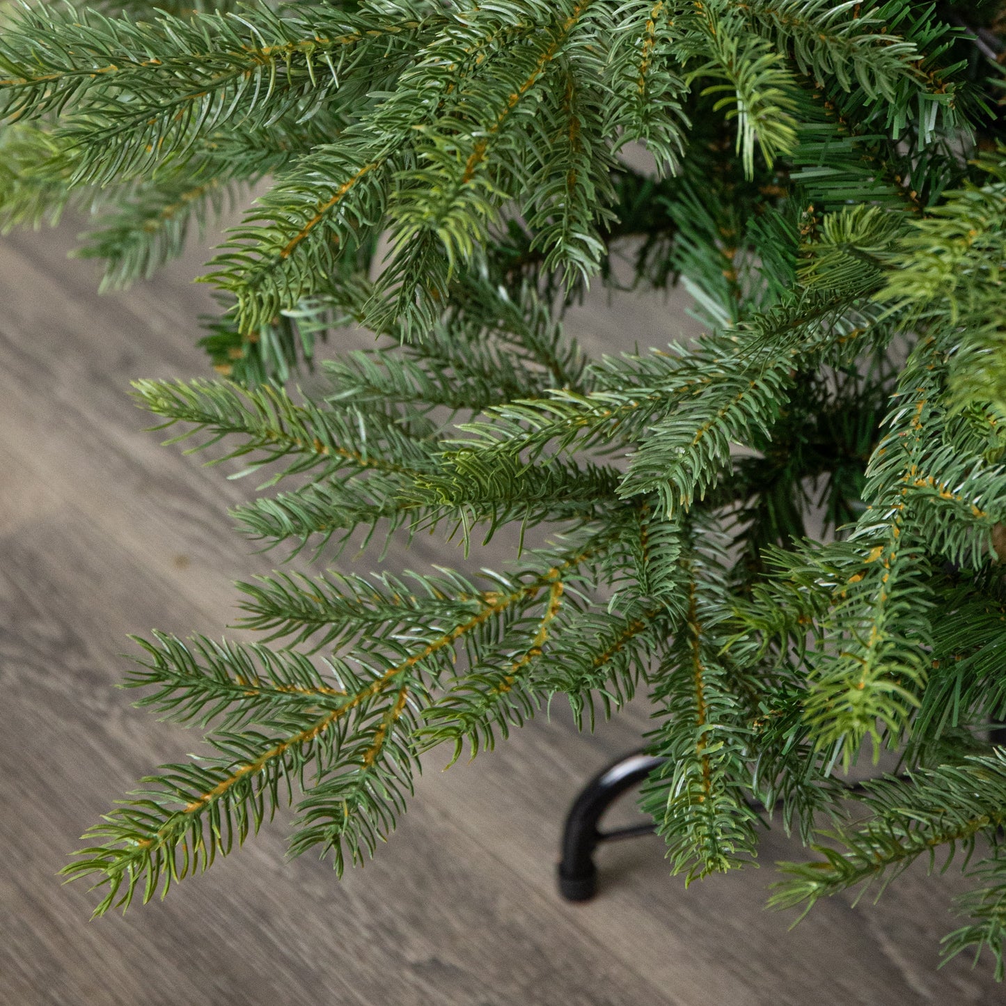 4ft (1.2m) Green Grandis Fir Real Look Christmas Tree with Metal Stand