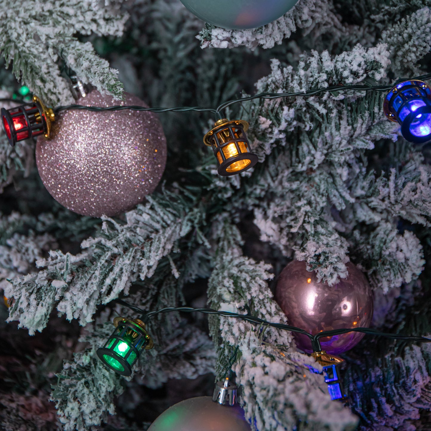 40 LED 4m Indoor Outdoor LED Palace Cage Christmas Lights in Multicoloured