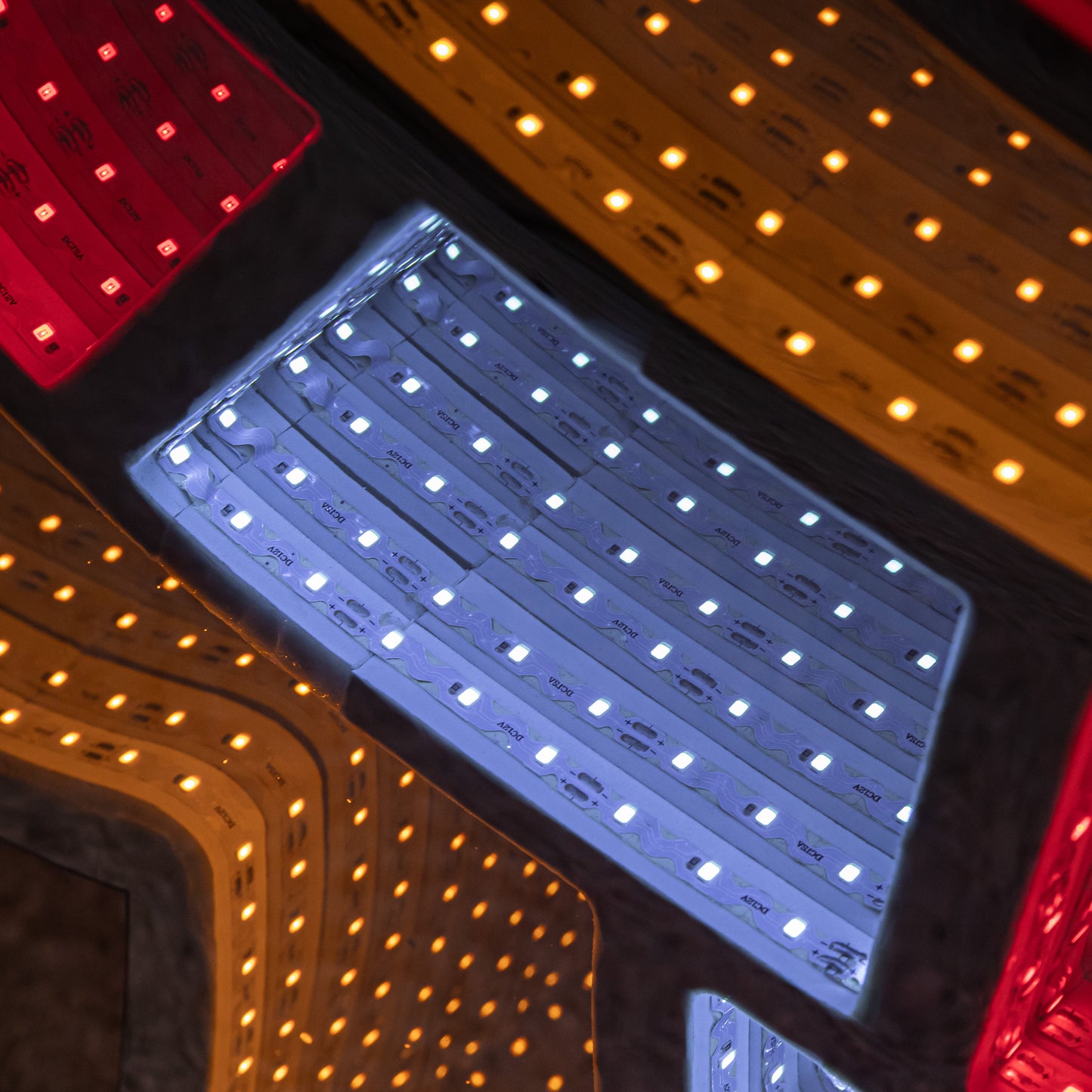 1.20m x 1.9m Light up Cute Christmas Reindeer Infinity Mirror Decoration with Multi-Coloured LEDs