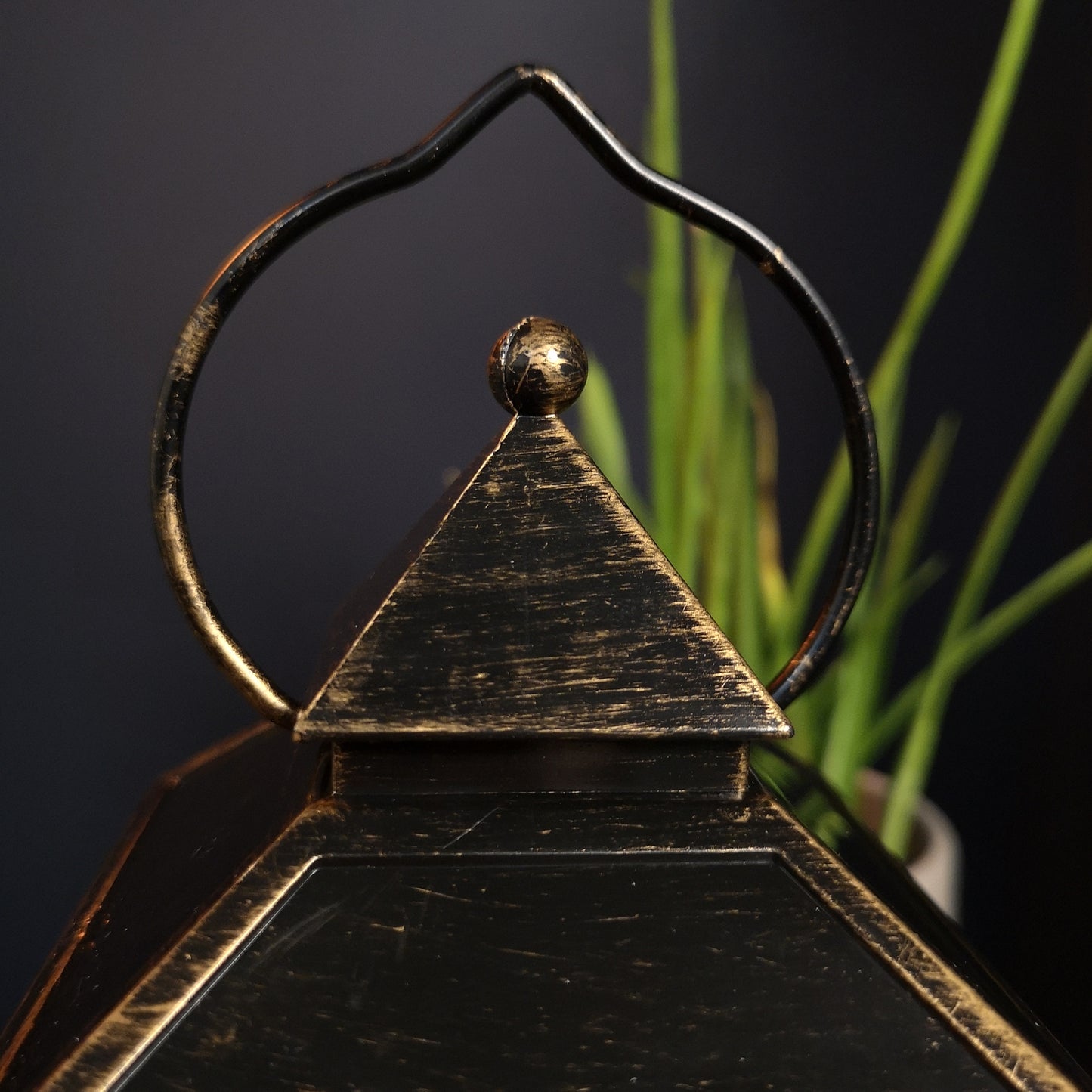 28cm LED Christmas Glitter Water Spinner Antique Lantern Snowy Gonk Scene