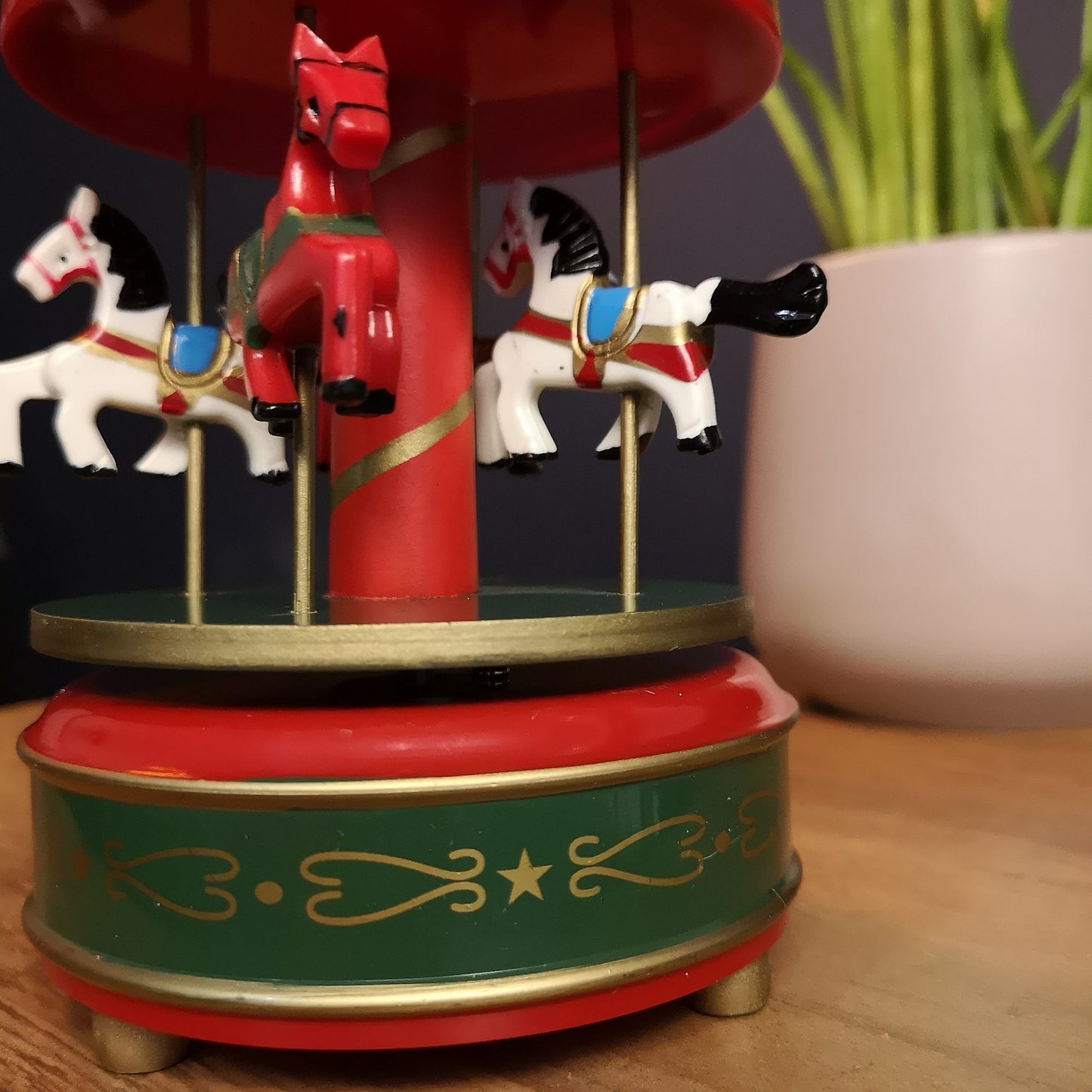 18cm Wind Up Musical Carousel Indoor Christmas Decoration
