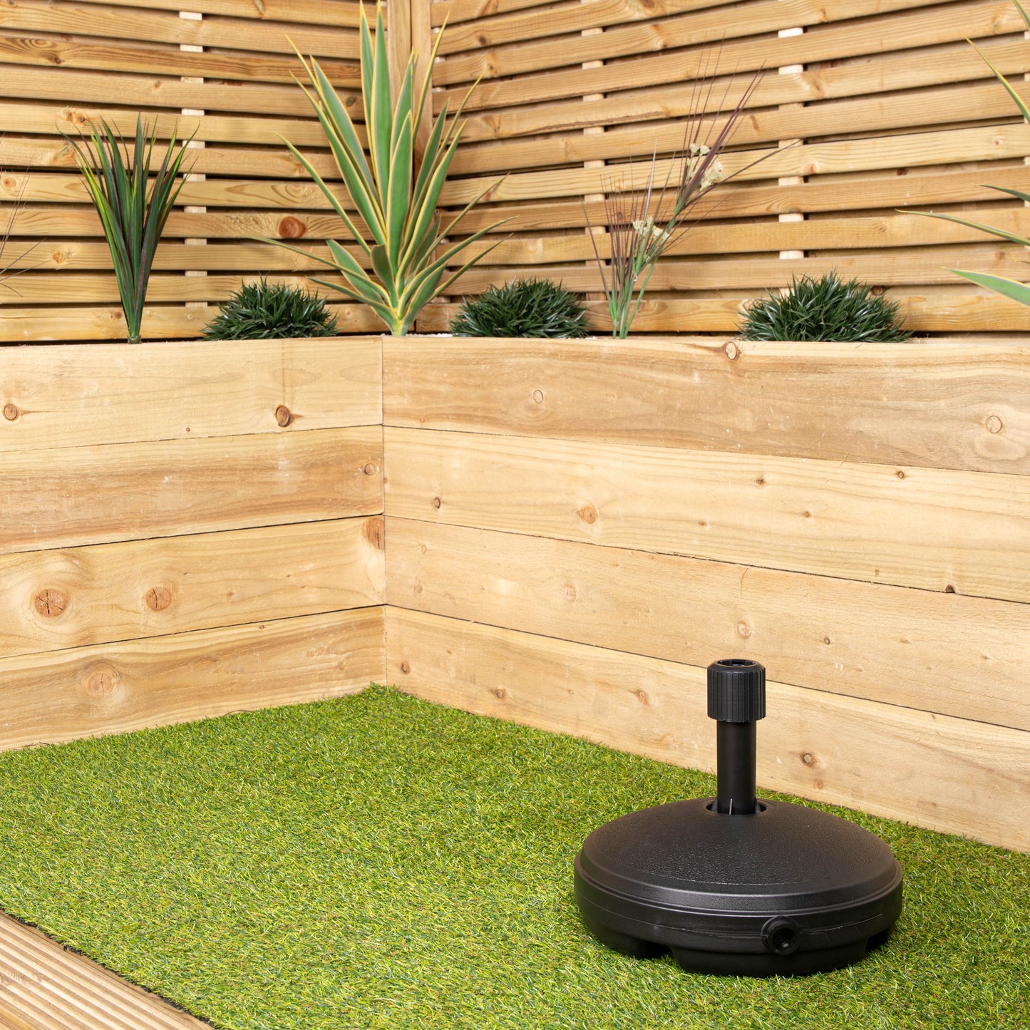 7Kg / 7 Litre Capacity Water Filled Garden Parasol Umbrella Base in Black