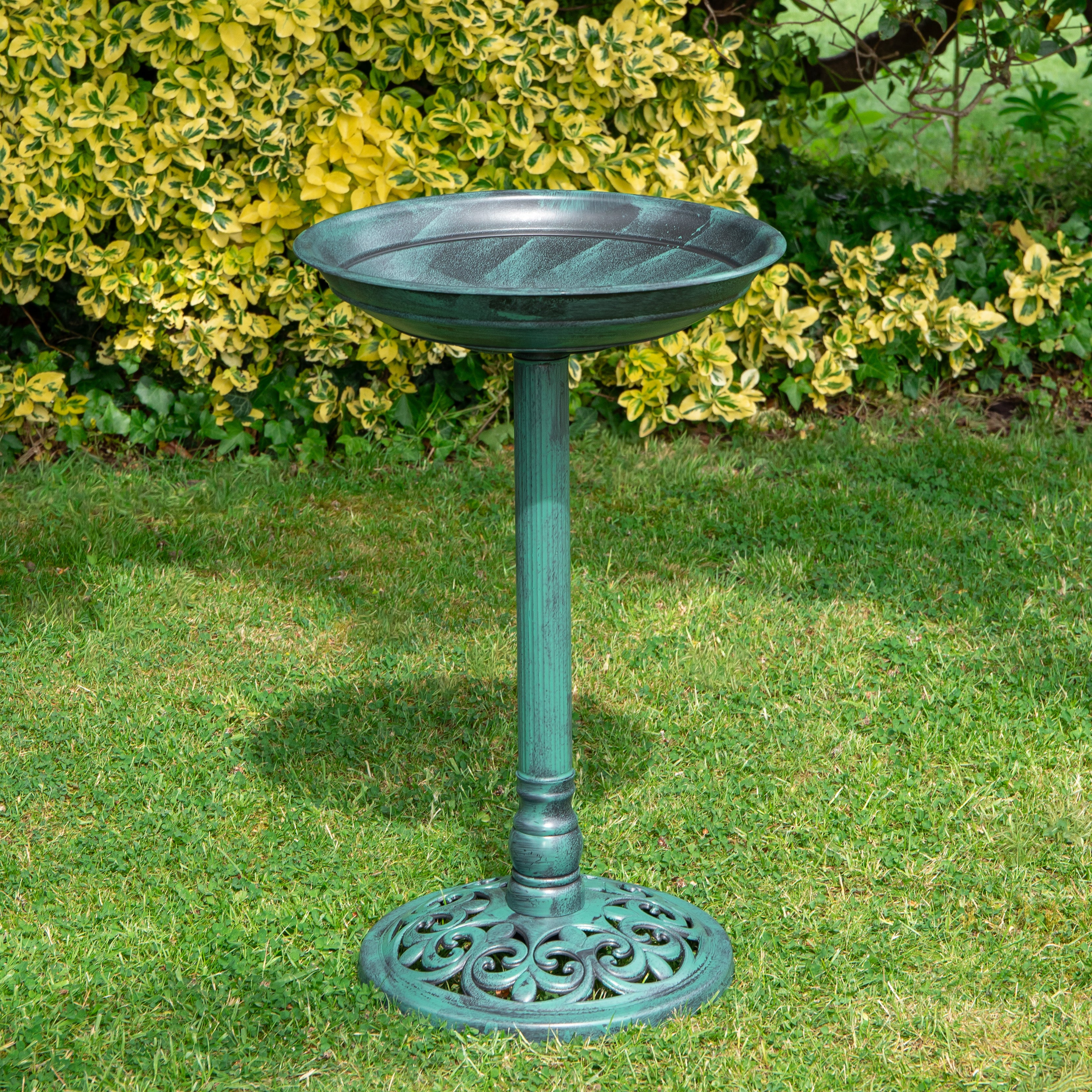 63cm Verdi Traditional Garden Patio Resin Bird Bath