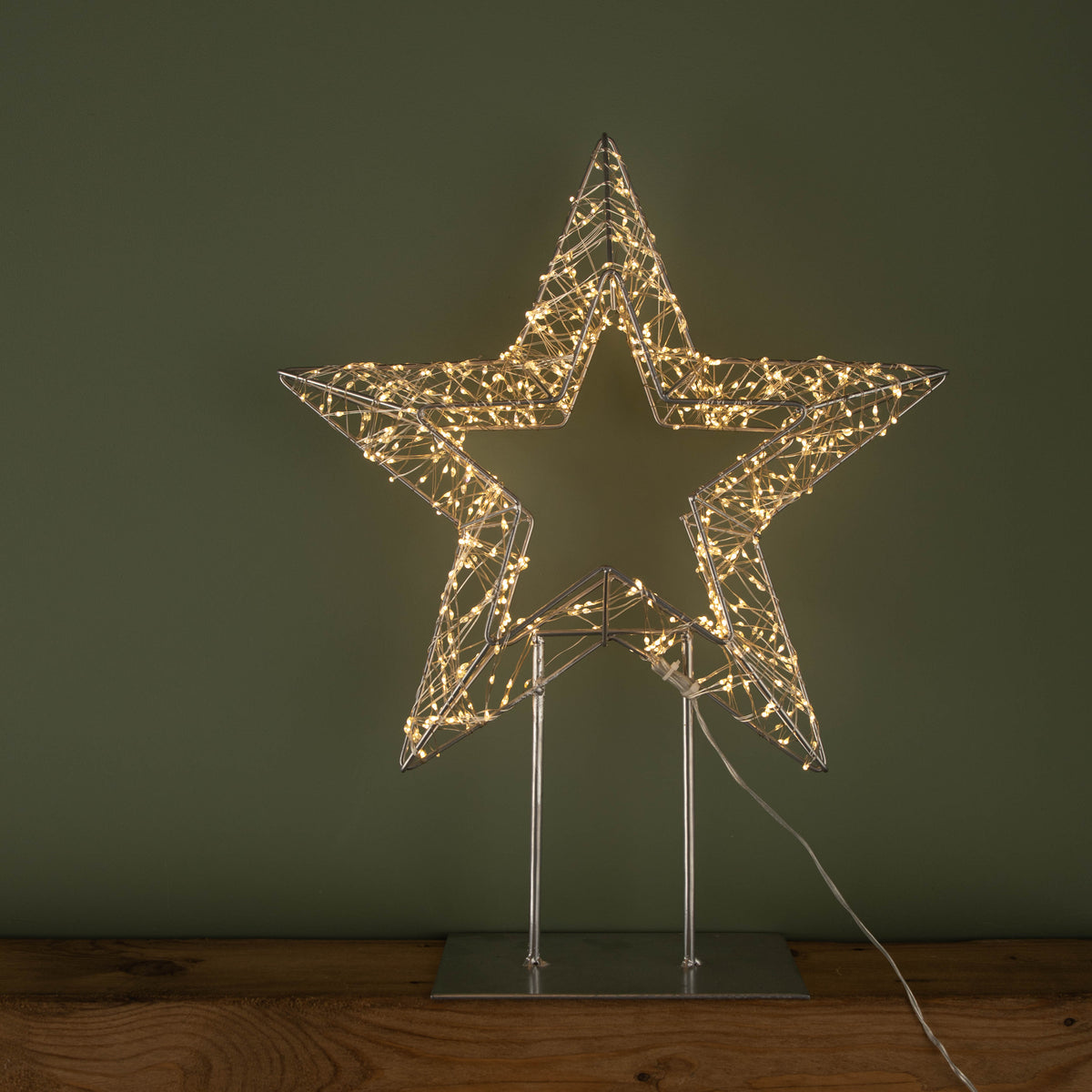 46cm Light up Dewdrop Christmas Star on Metal Stand with 720 Warm White LEDs