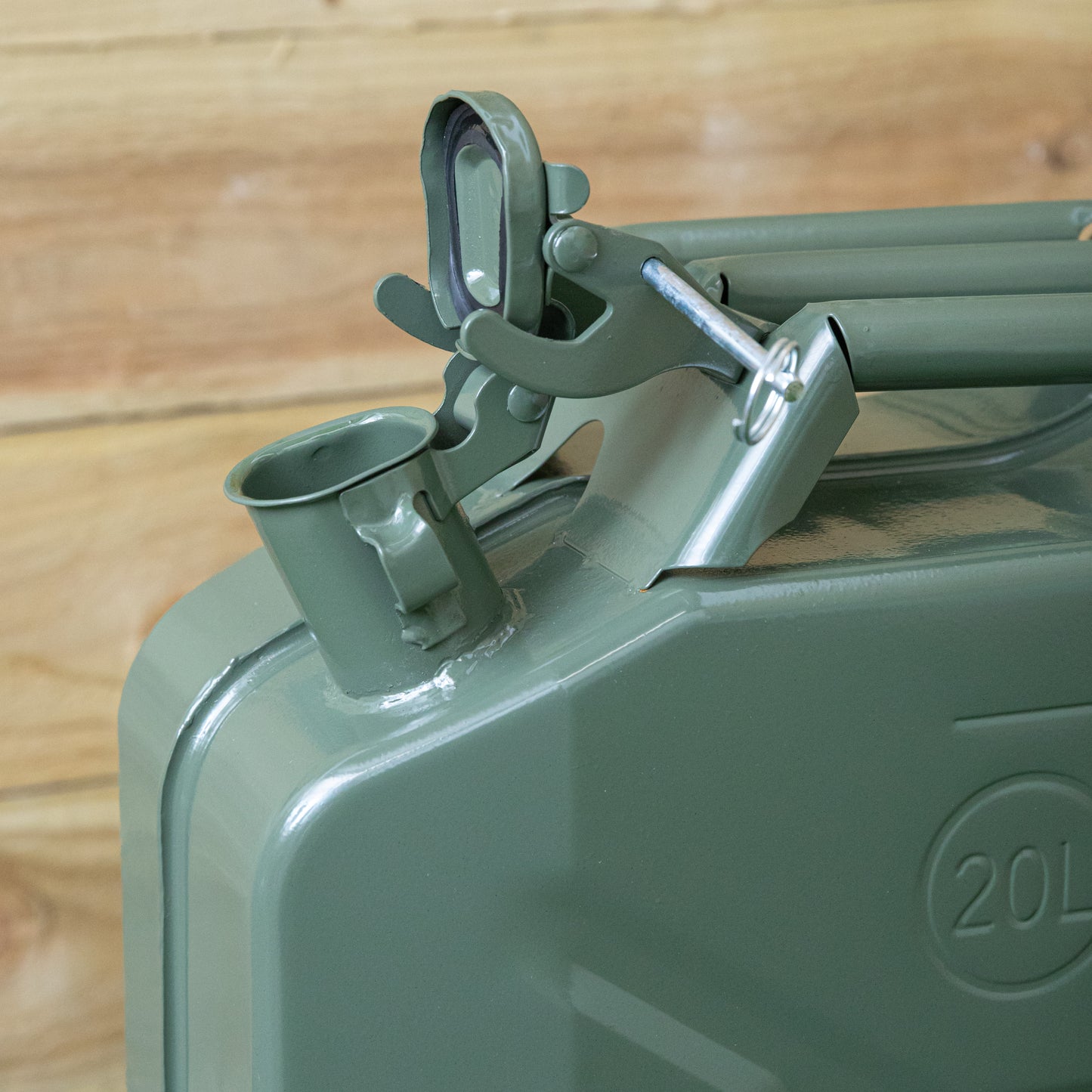 20 Litre Metal Jerry Can for Fuel with Leak Proof Bayonet Closure