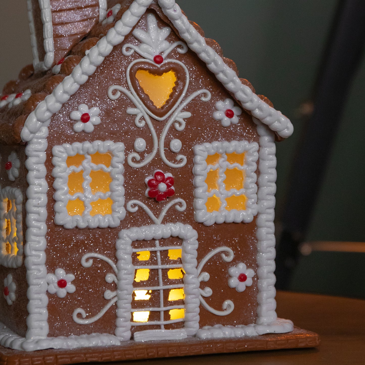 24cm Battery Operated LED Edelweiss Chalet Christmas Gingerbread House Decoration