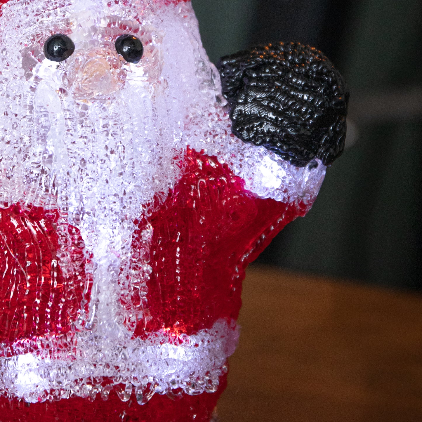 16cm Battery Operated Light up Christmas Ice Santa with 12 Cool White LEDs
