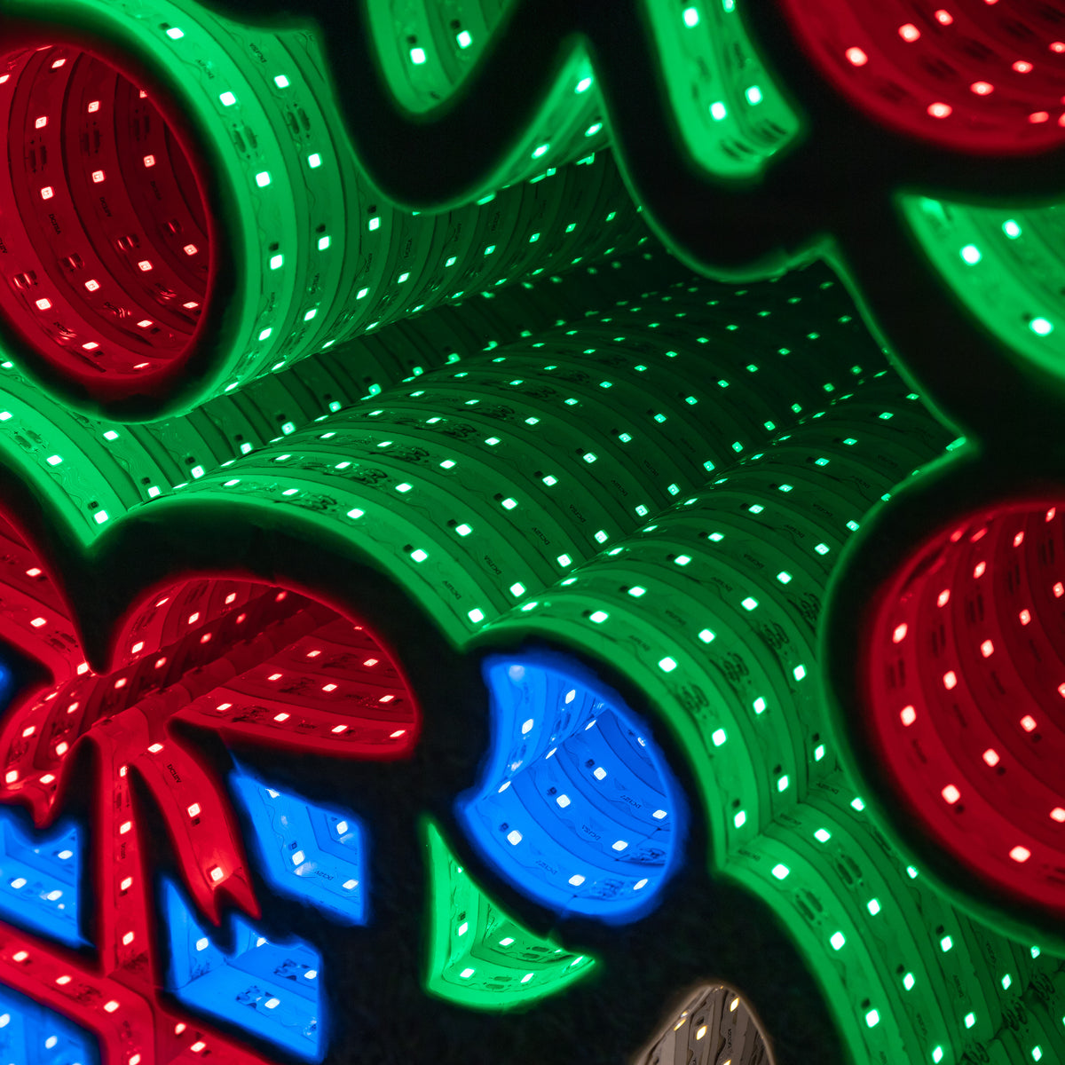 1.2m Light up Christmas Tree with Santa Infinity Decoration with Multi-Coloured LEDs