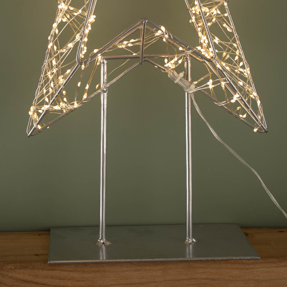 46cm Light up Dewdrop Christmas Star on Metal Stand with 720 Warm White LEDs