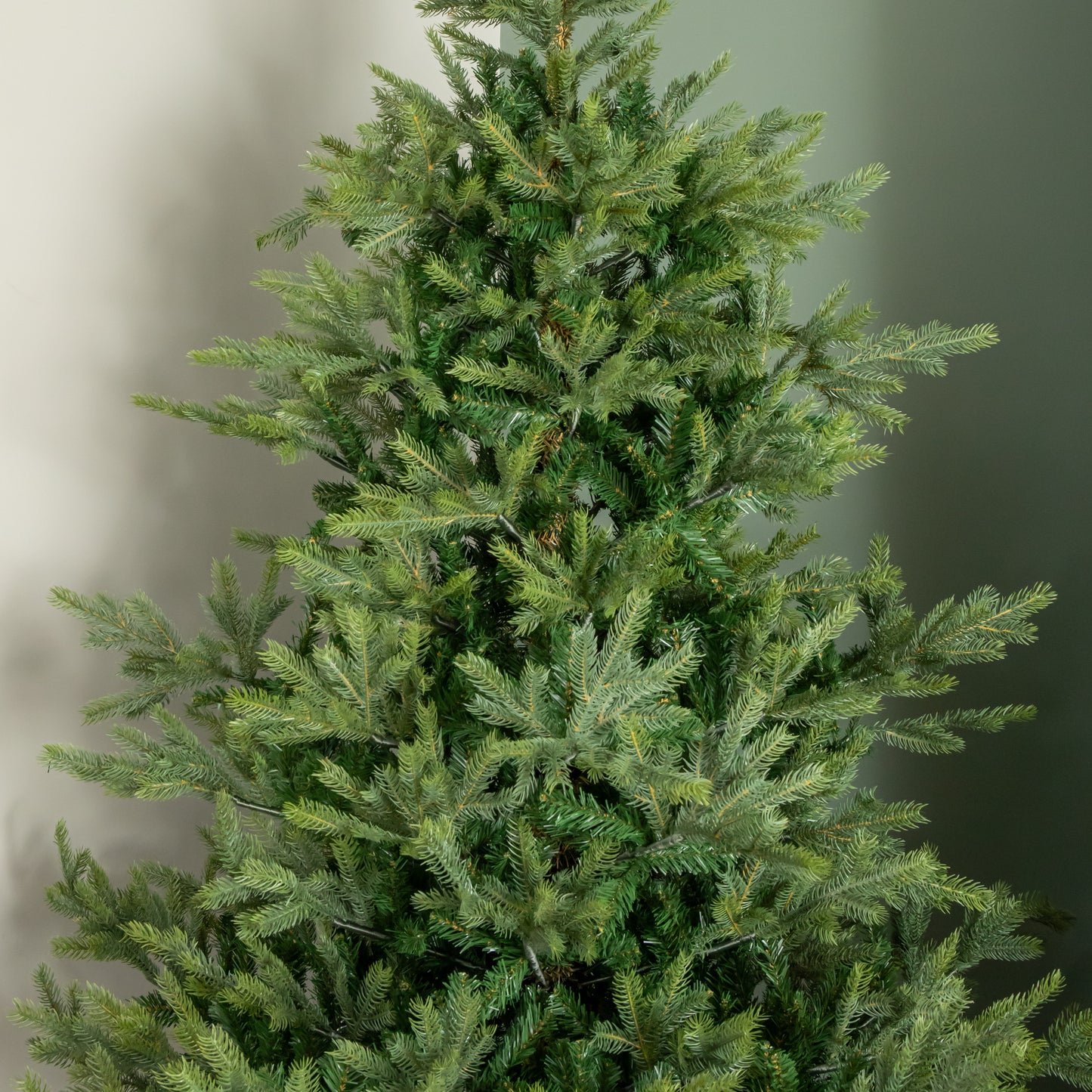 Factory Seconds: 7ft (2.1m) Green Artificial Real Look Grandis Fir Christmas Tree with 2326 Tips & Metal Stand