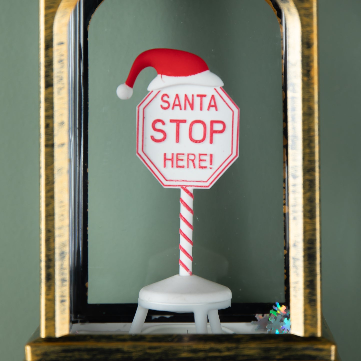 21cm Dual Powered Light up Santa Stop Here Christmas Water Spinner with LEDs