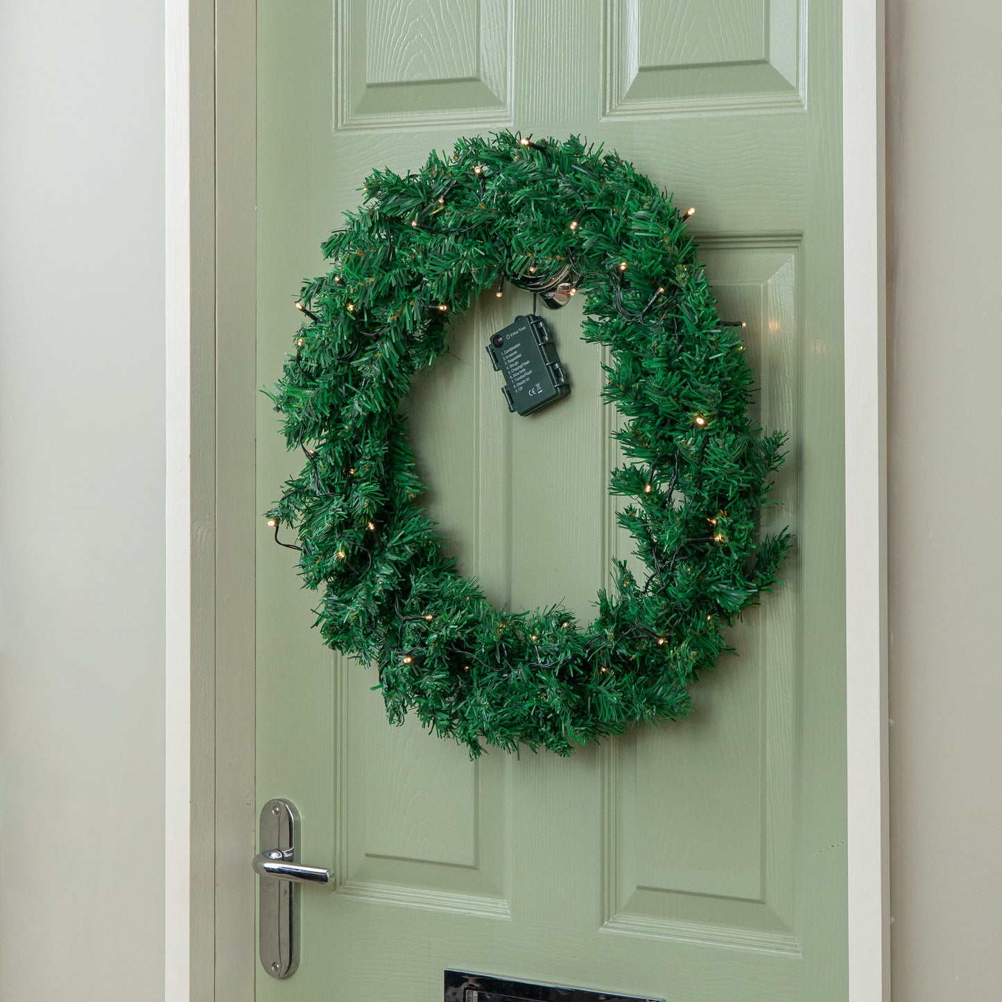 60cm Pre Lit Plain Green Christmas Wreath with Warm White LEDs and 160 Tips