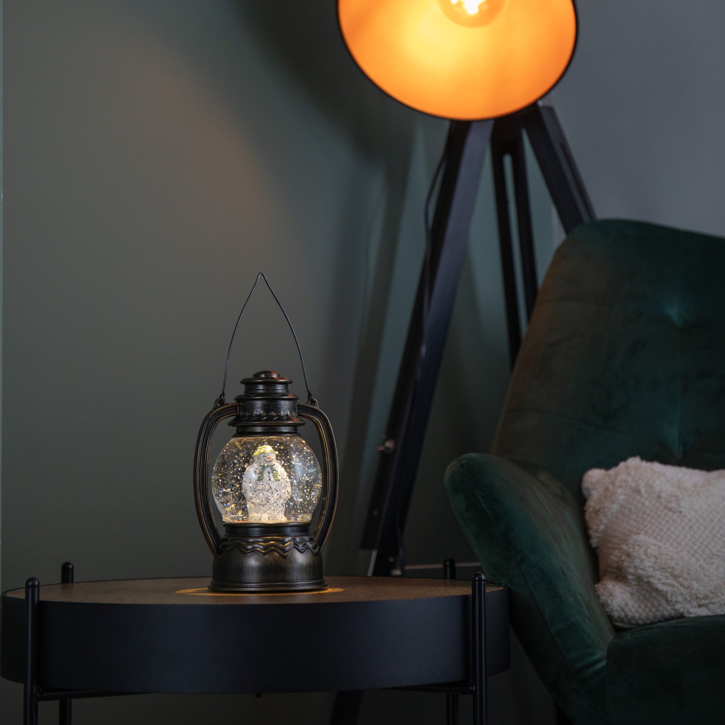 20cm Battery Operated Light up The Snowman Christmas Water Spinner Globe with LEDs