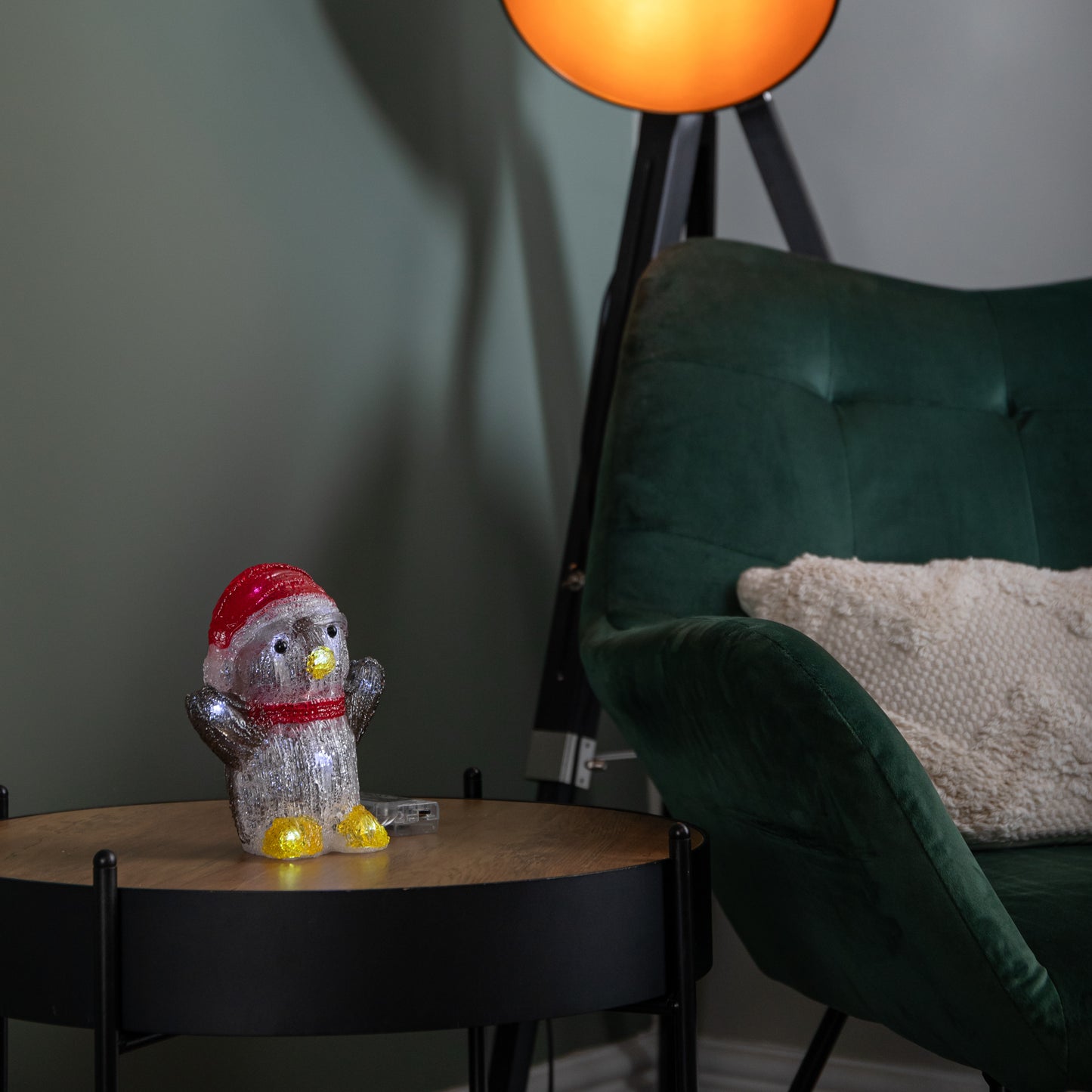 16cm Battery Operated Light up Christmas Ice Penguin with 12 Cool White LEDs