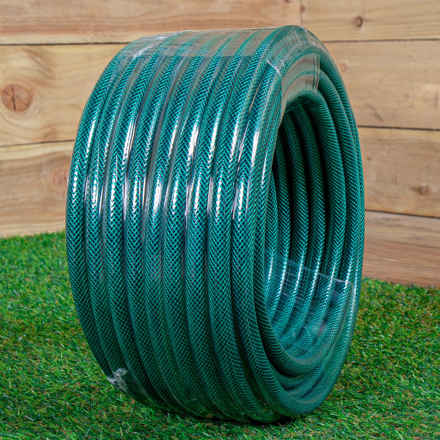 30m Reinforced Green Garden Hosepipe with Spray Gun Set