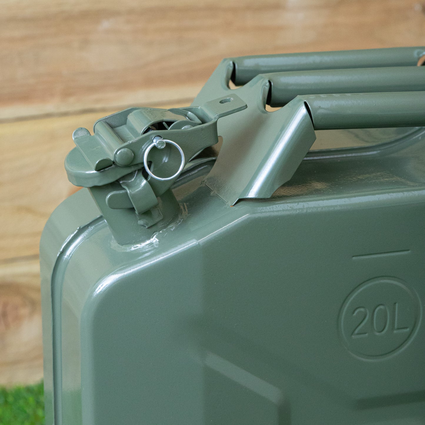 20 Litre Metal Jerry Can for Fuel with Leak Proof Bayonet Closure