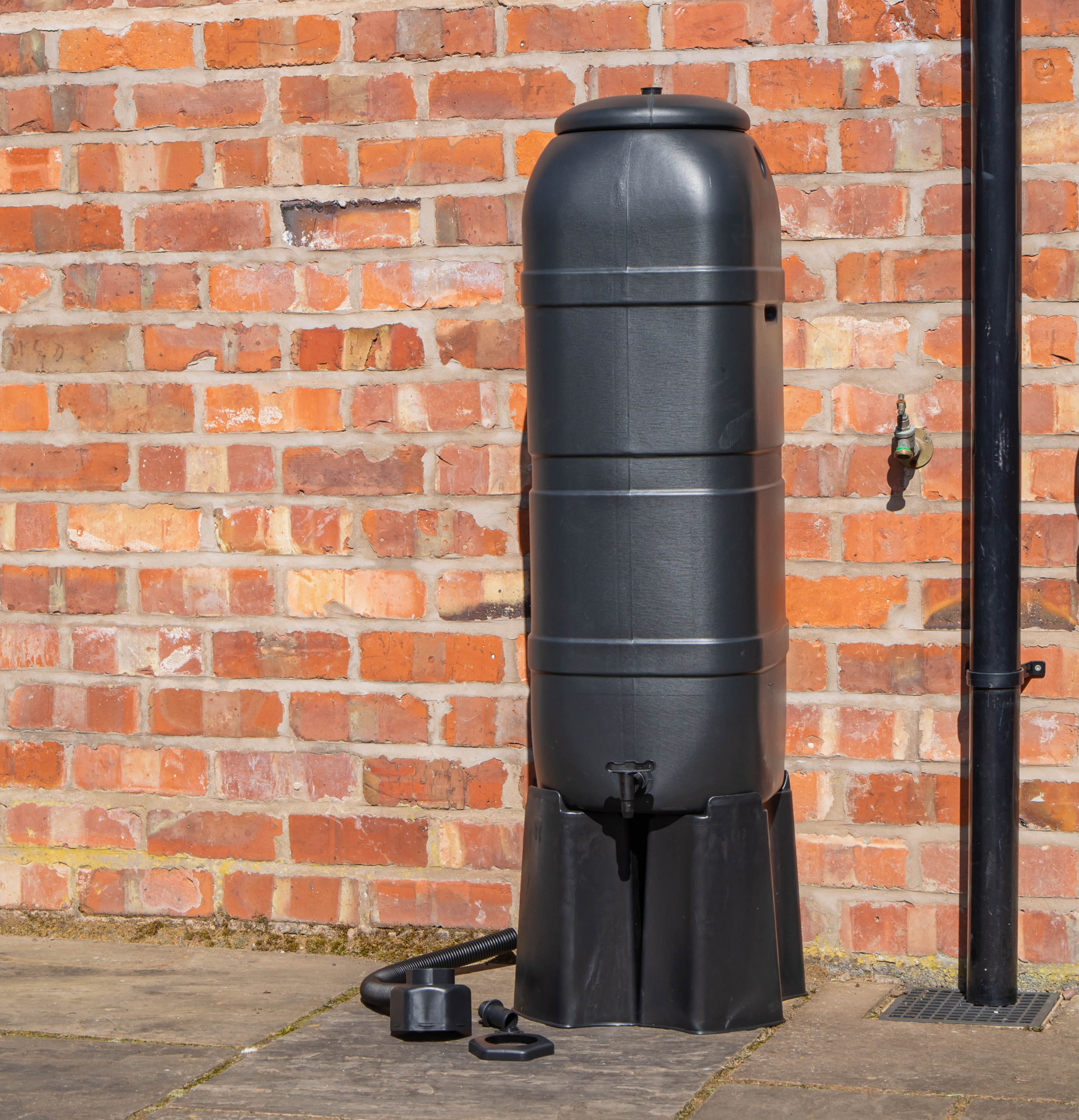 strata-100-litre-slimline-garden-water-butt-with-filter-kit-stand