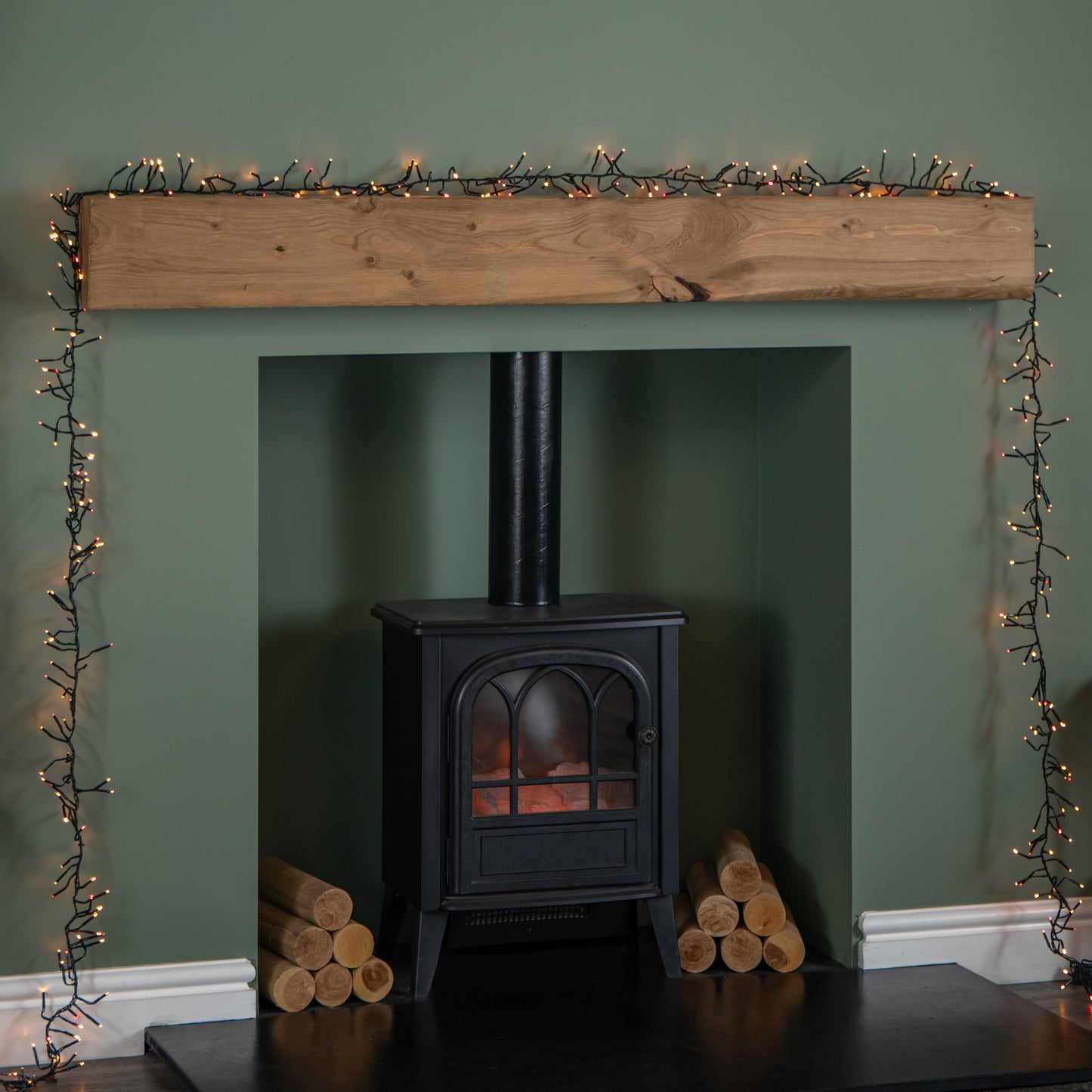 18.5m 1440 LED Christmas Cluster Multi-Action String Lights with Timer in Red & Vintage Gold