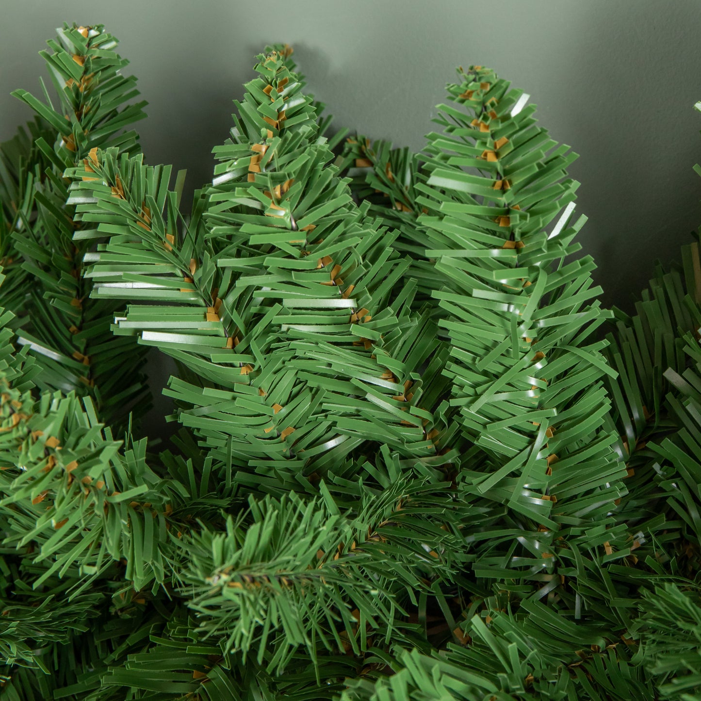 2.7m Plain Green Christmas Garland with 260 Bullet Tips
