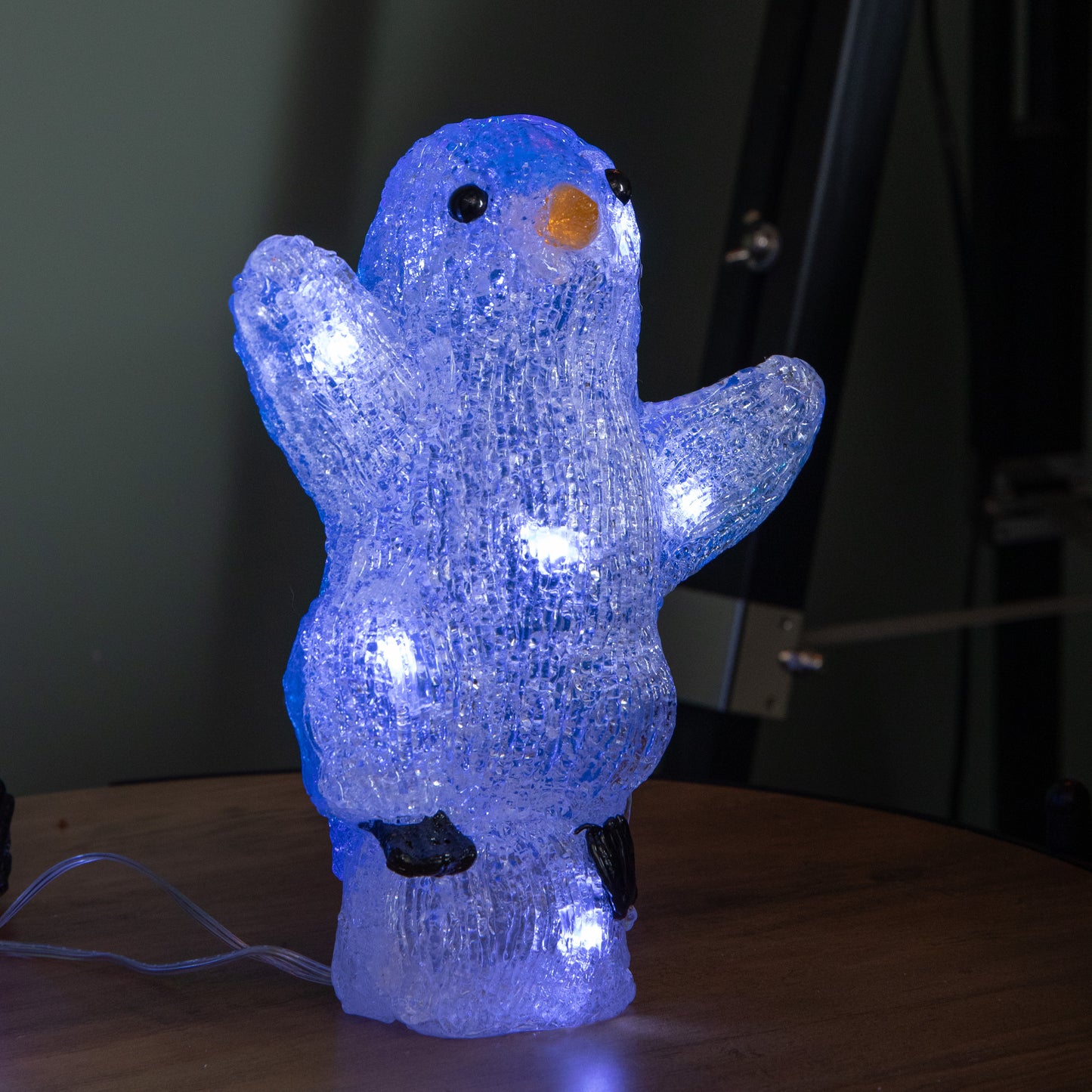 23cm Set of 3 Light up Acrylic Christmas Penguins with 30 Ice White LEDs