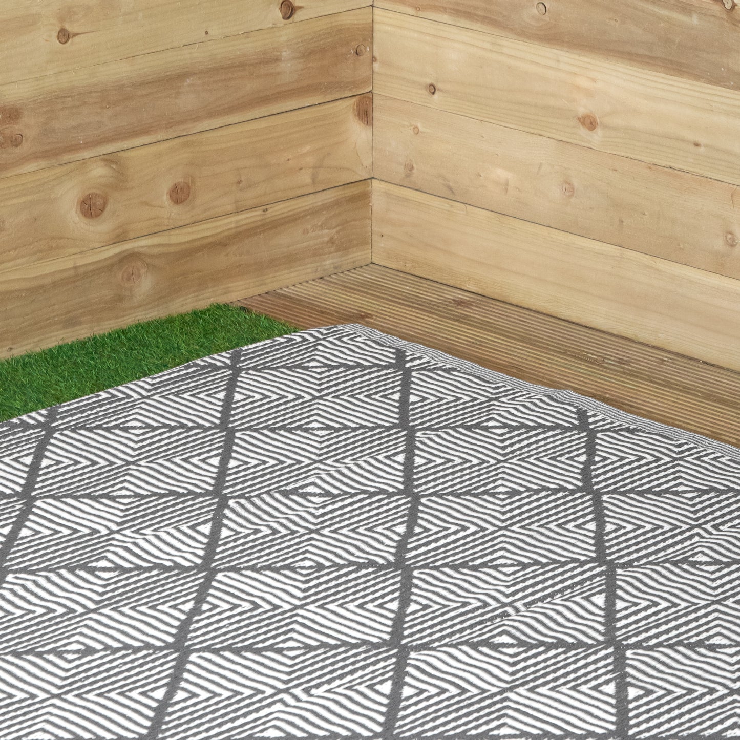 1.5m x 2.1m Alexandria Large Outdoor Alfresco Patio Rug Mat in Grey
