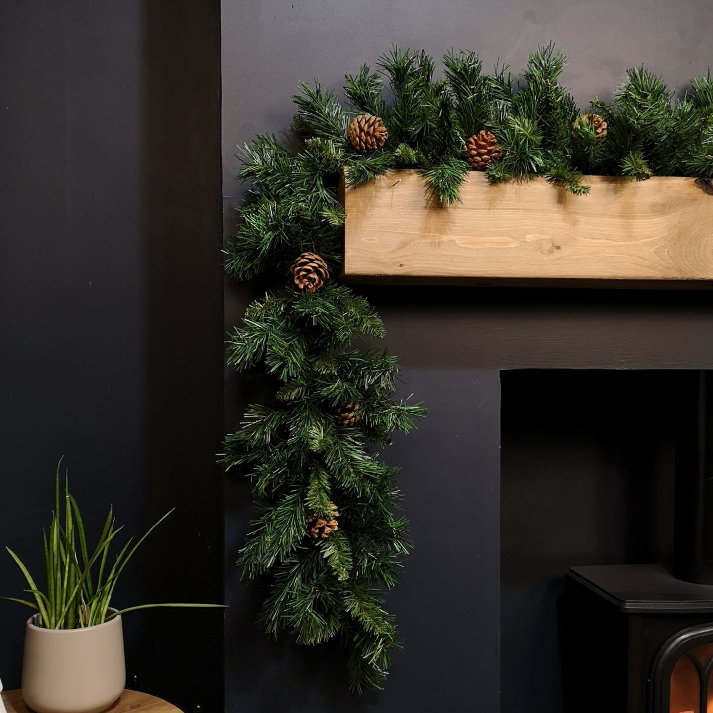 270cm 9ft Deluxe Christmas Princess Garland With 180 Tips and 14 Pine Cones