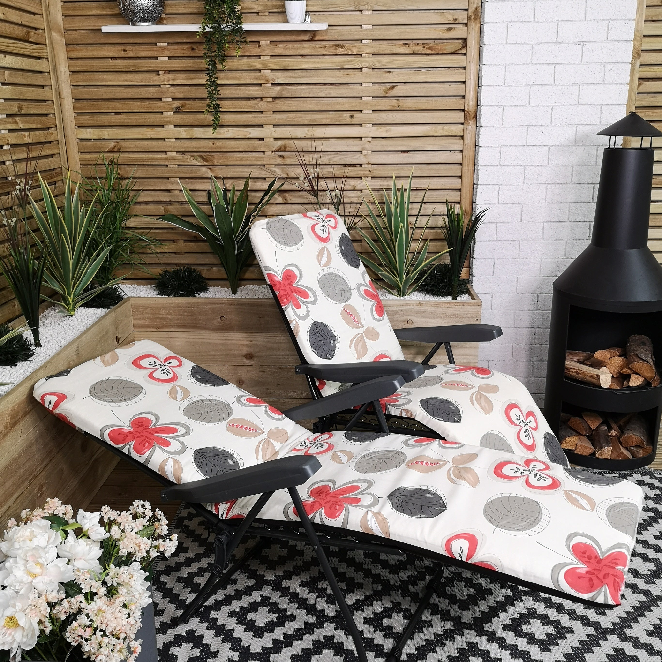 Set of 2 Padded Outdoor Garden Patio Recliner / Sun Lounger with Flowers