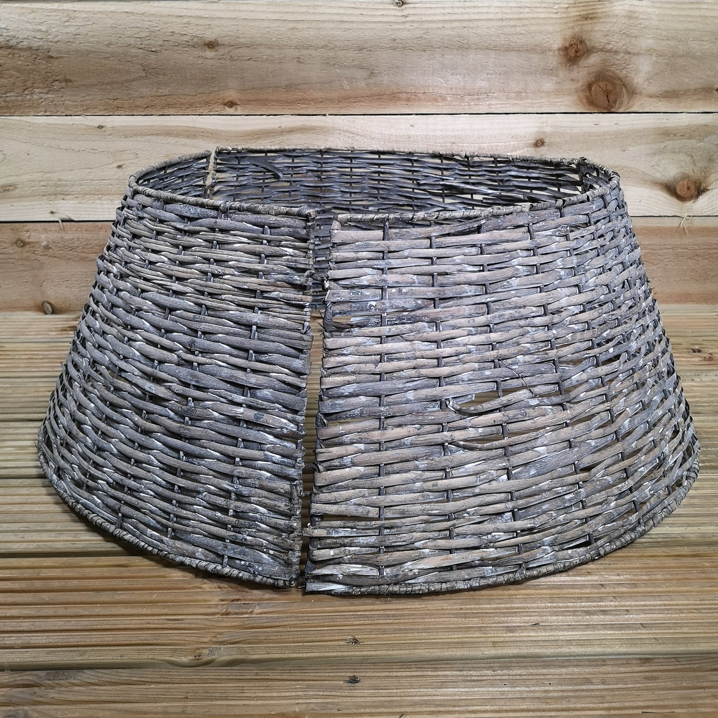 Factory Seconds: 28/70cm Everlands KD Willow Christmas Tree Skirt Wicker Rattan - Large Grey Wash