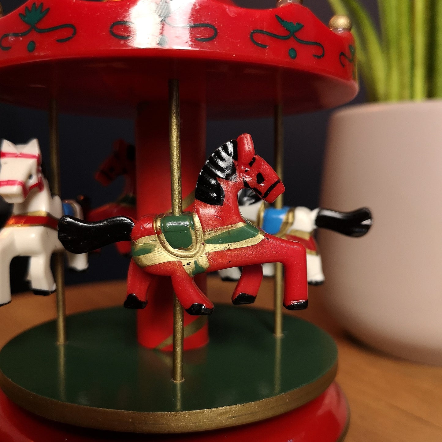 18cm Wind Up Musical Carousel Indoor Christmas Decoration