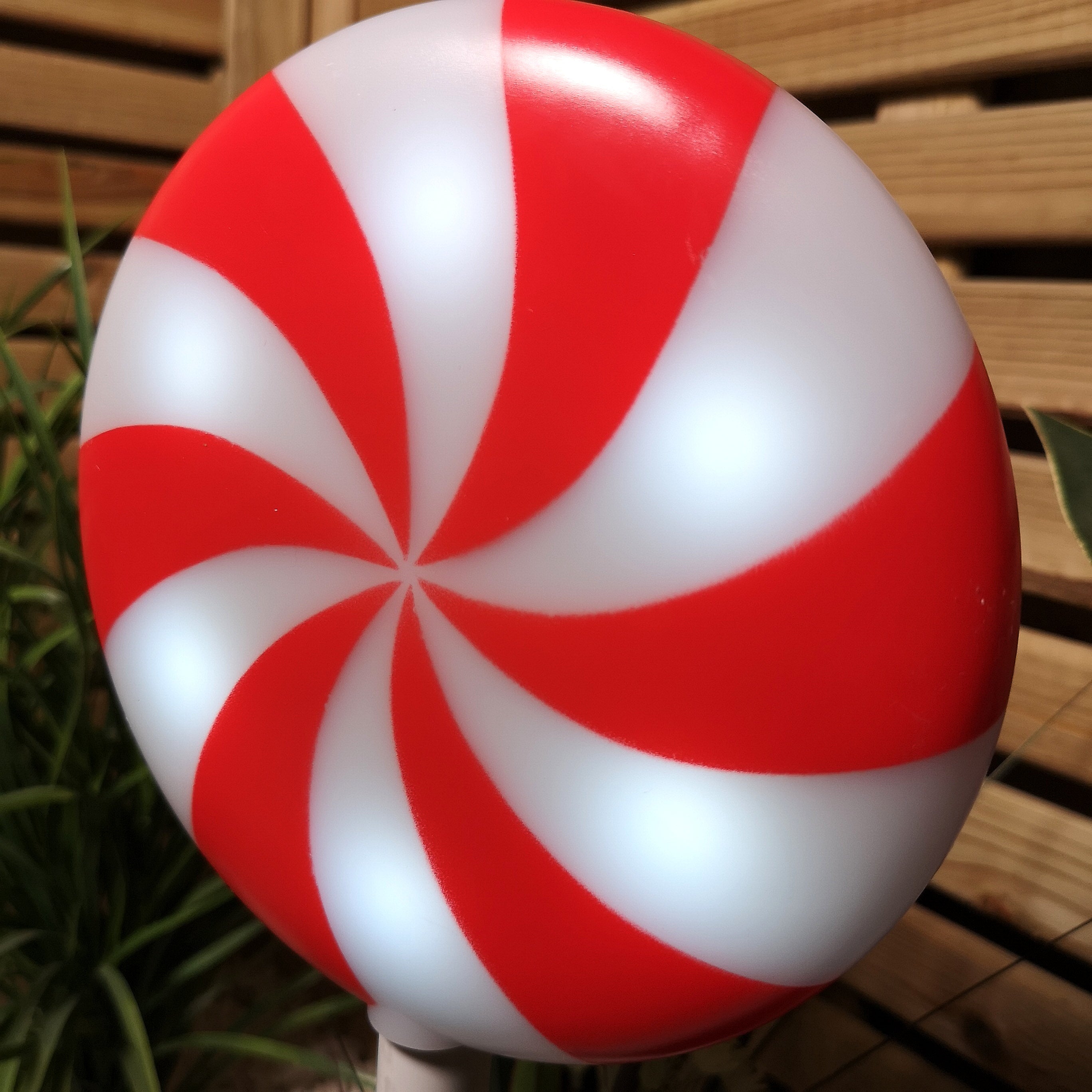55cm Light Up Red & White Swirl Candy Cane Christmas Lollipop Garden LED Stake