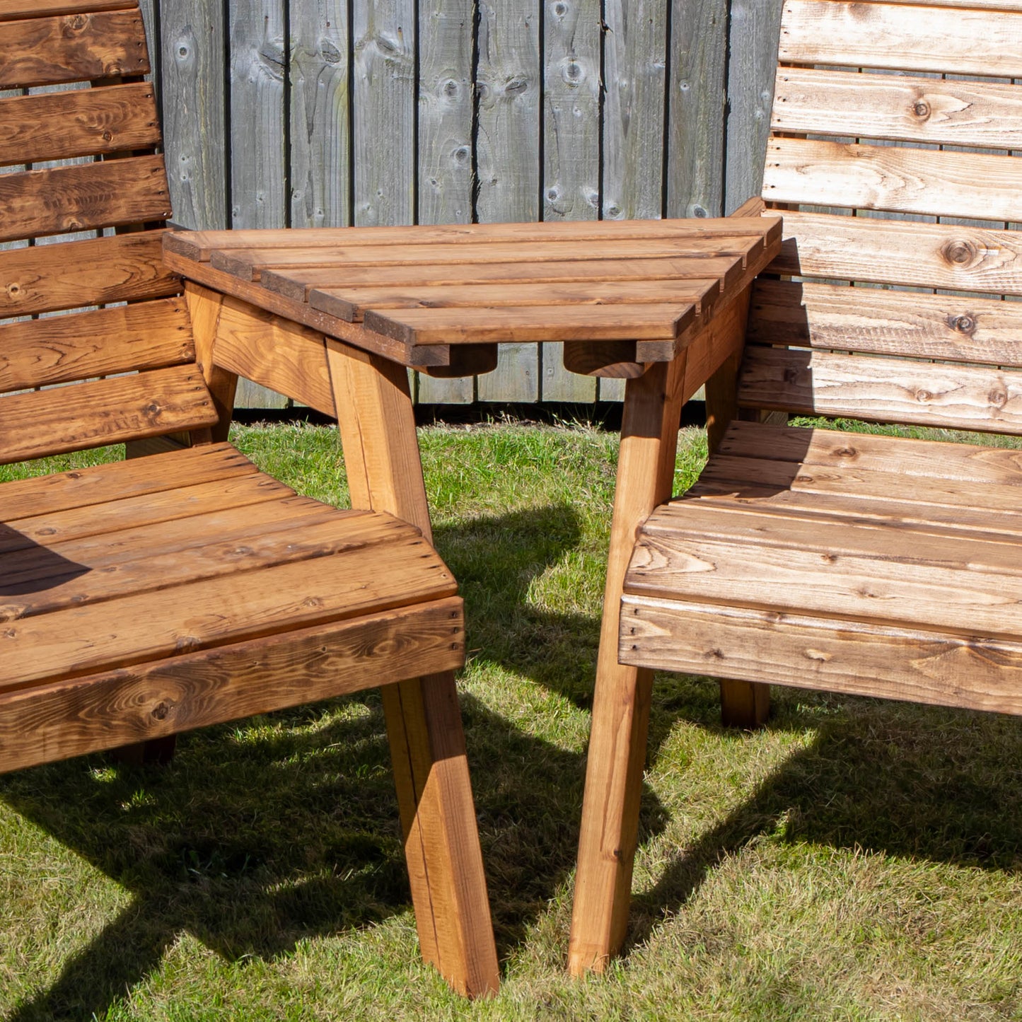 Charles Taylor Hand Made 2 Seater Chunky Rustic Wooden Garden Furniture Love Seat with Tray Flatpacked